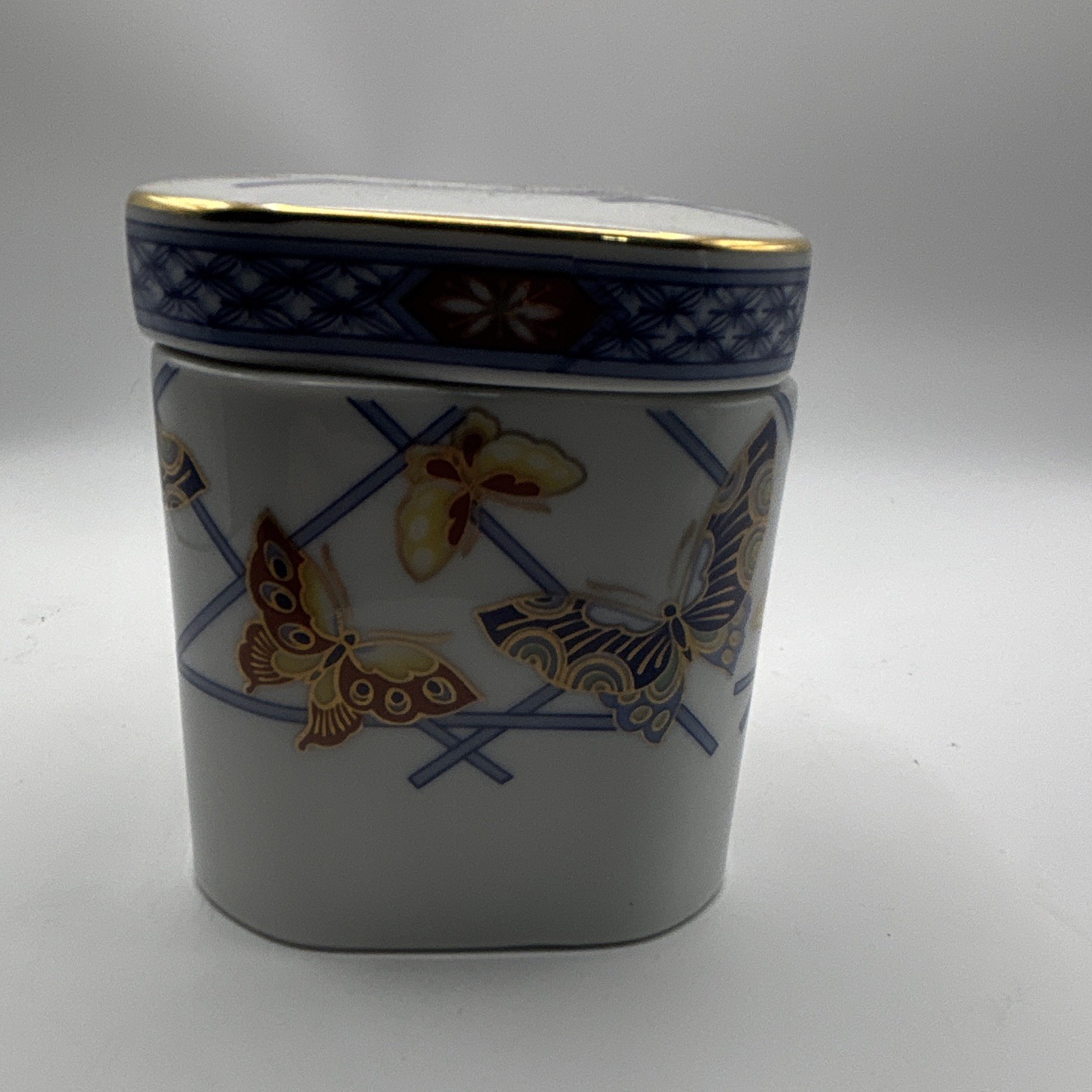 Butter Flight Japan Porcelain Butterfly Lidded Jar Box Gold Trim Vintage