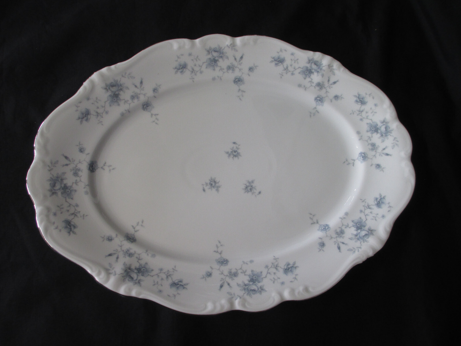 Johann Haviland Bavaria Germany Blue Garland Large Oval Platter, 14 1/2\