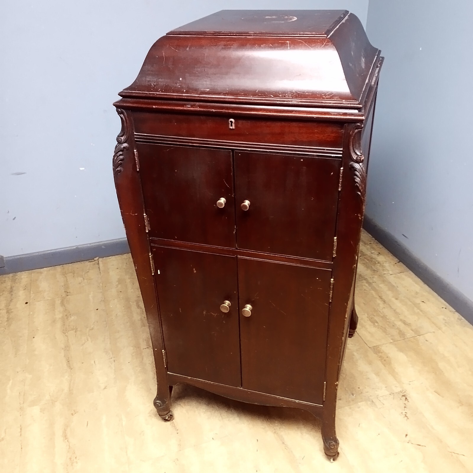 Antique Record Player Victrola Victor Talking Machine VV-XIV 1920's?