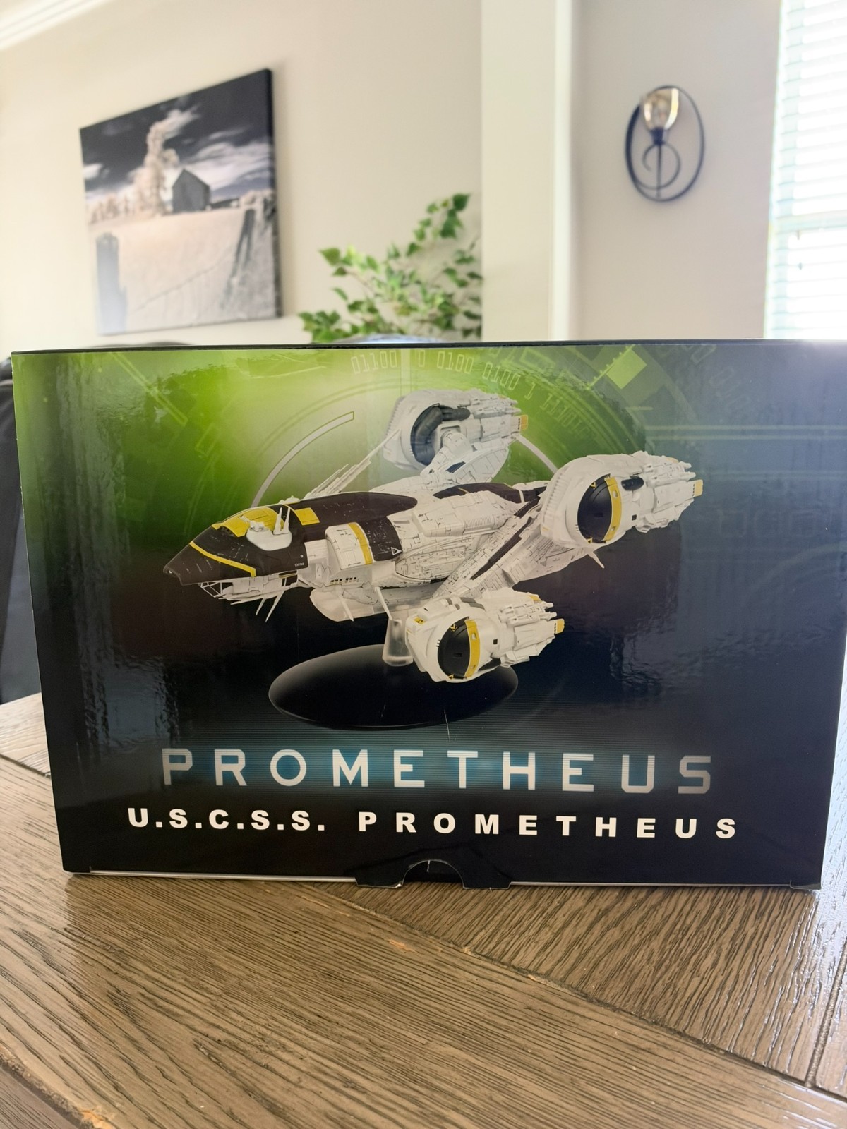 Alien USCSS Prometheus XL Replica Ship by Eaglemoss Hero Collector Rare w/book Alien USCSS Prometheus XL Replica Ship by Eaglemoss Hero Collector Rare w/book