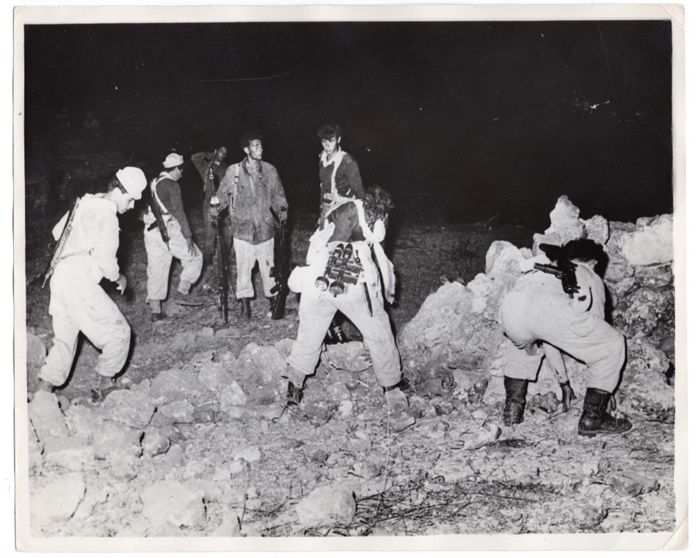 1956 IDF Israeli Defense Force After Night Battle in Jordan 8x10 News Photo