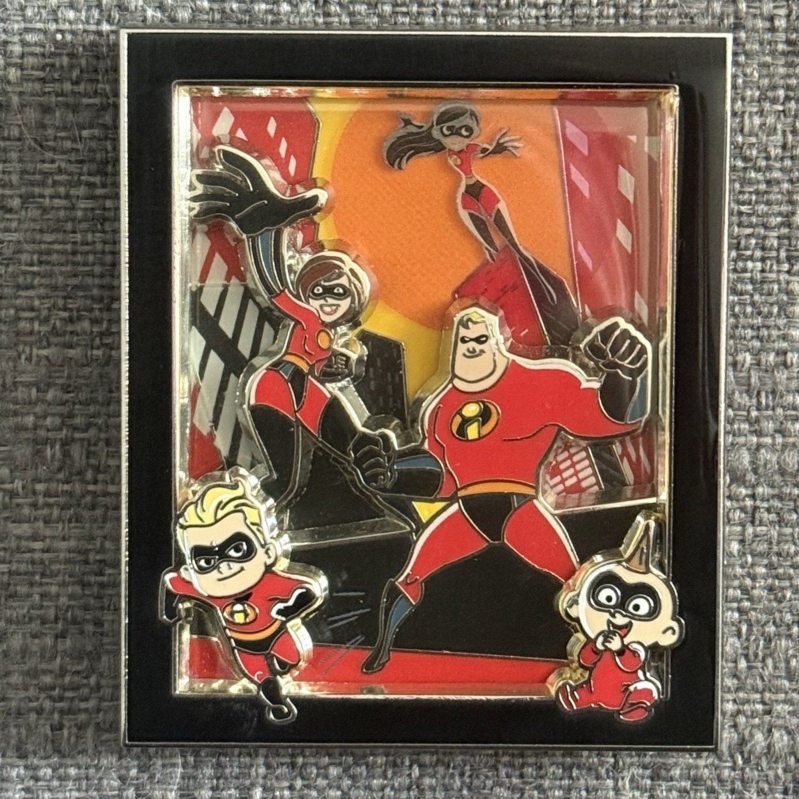 Disney Heroes vs Villains Event Shadow Box The Incredibles LE 1000 Pin C4