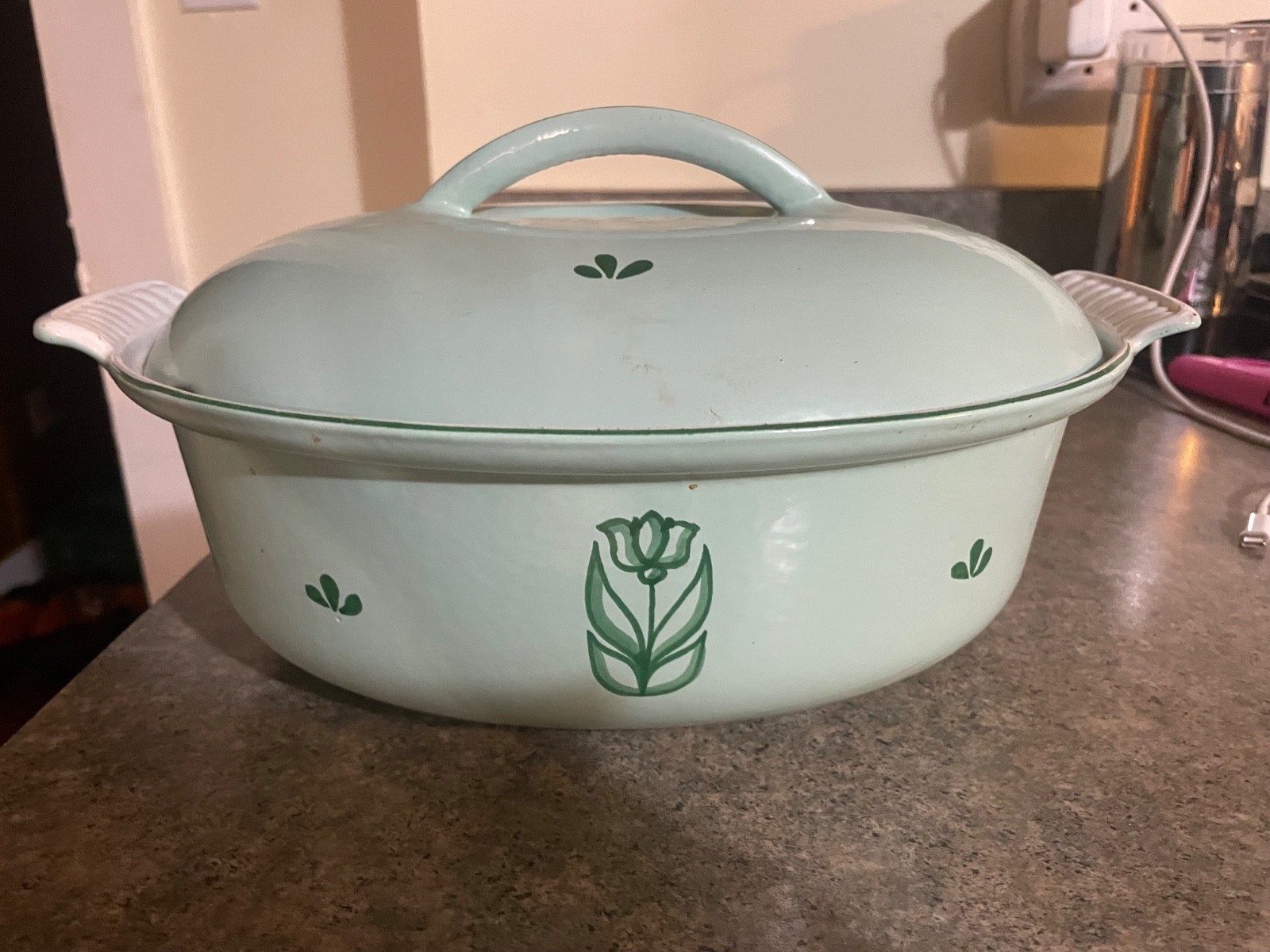 Mint condition Vintage DRU Holland Blue Enamel Cast Iron Dutch Oven Beautiful 🤩