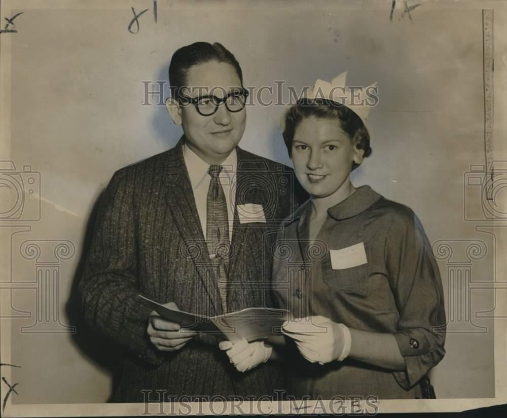 1958 Press Photo Dr. Albert L. McQuown & Adele Spence- Medical Technologists