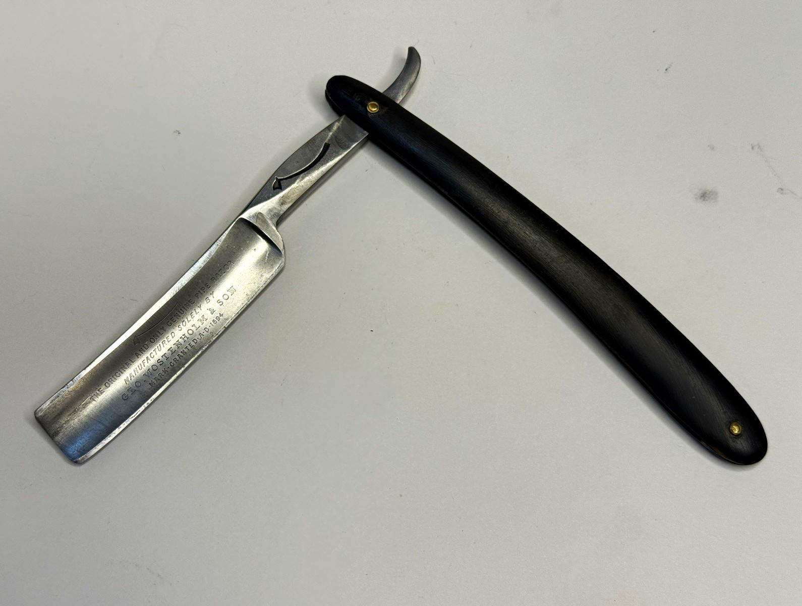 George Wostenholm Genuine Pipe 11/16 Sheffield Straight Razor Shave Ready George Wostenholm Genuine Pipe 11/16 Sheffield Straight Razor Shave Ready