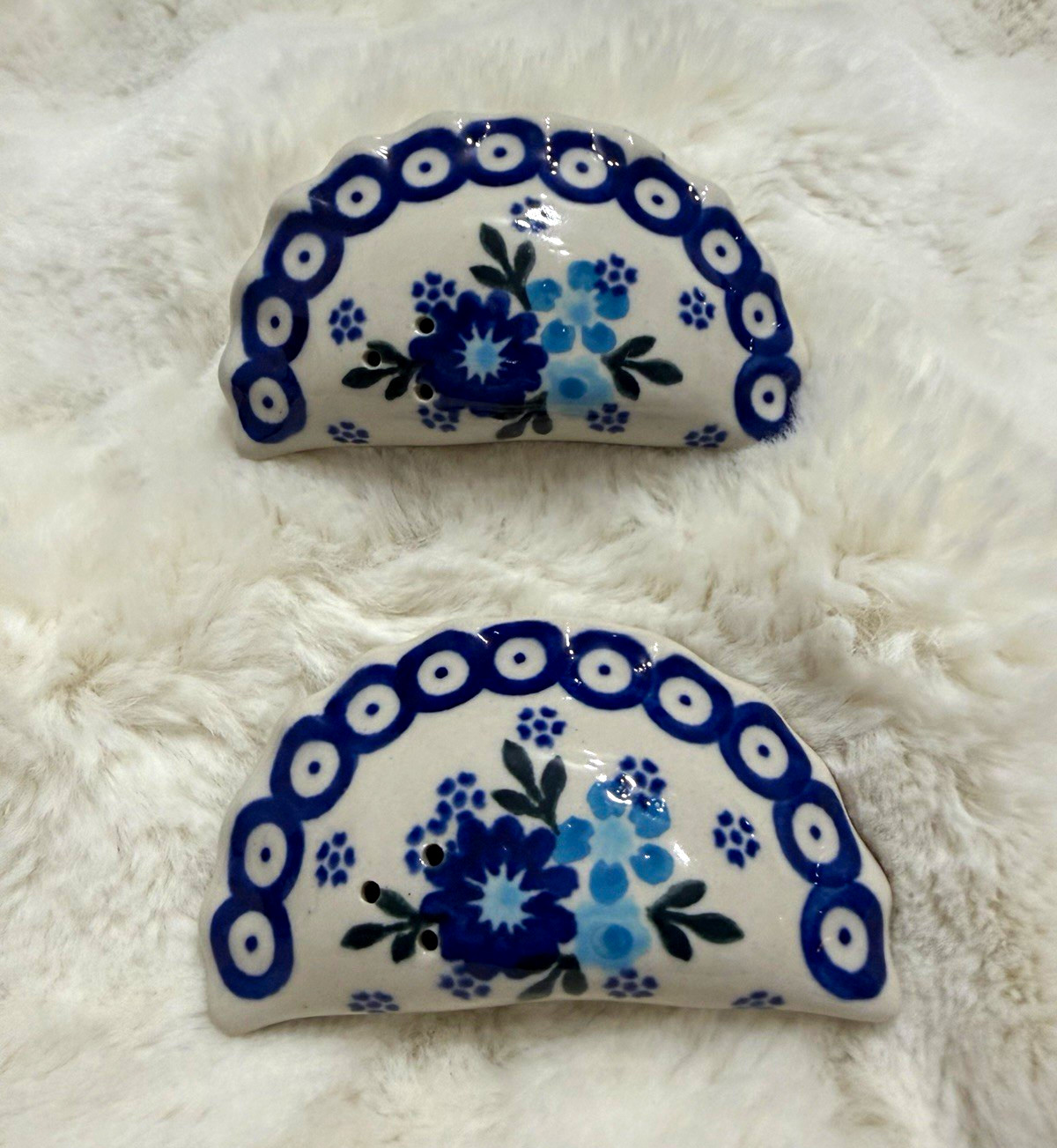 Unikat Vena Handmade Hand Painted Ceramic Floral pierogi salt pepper shaker 