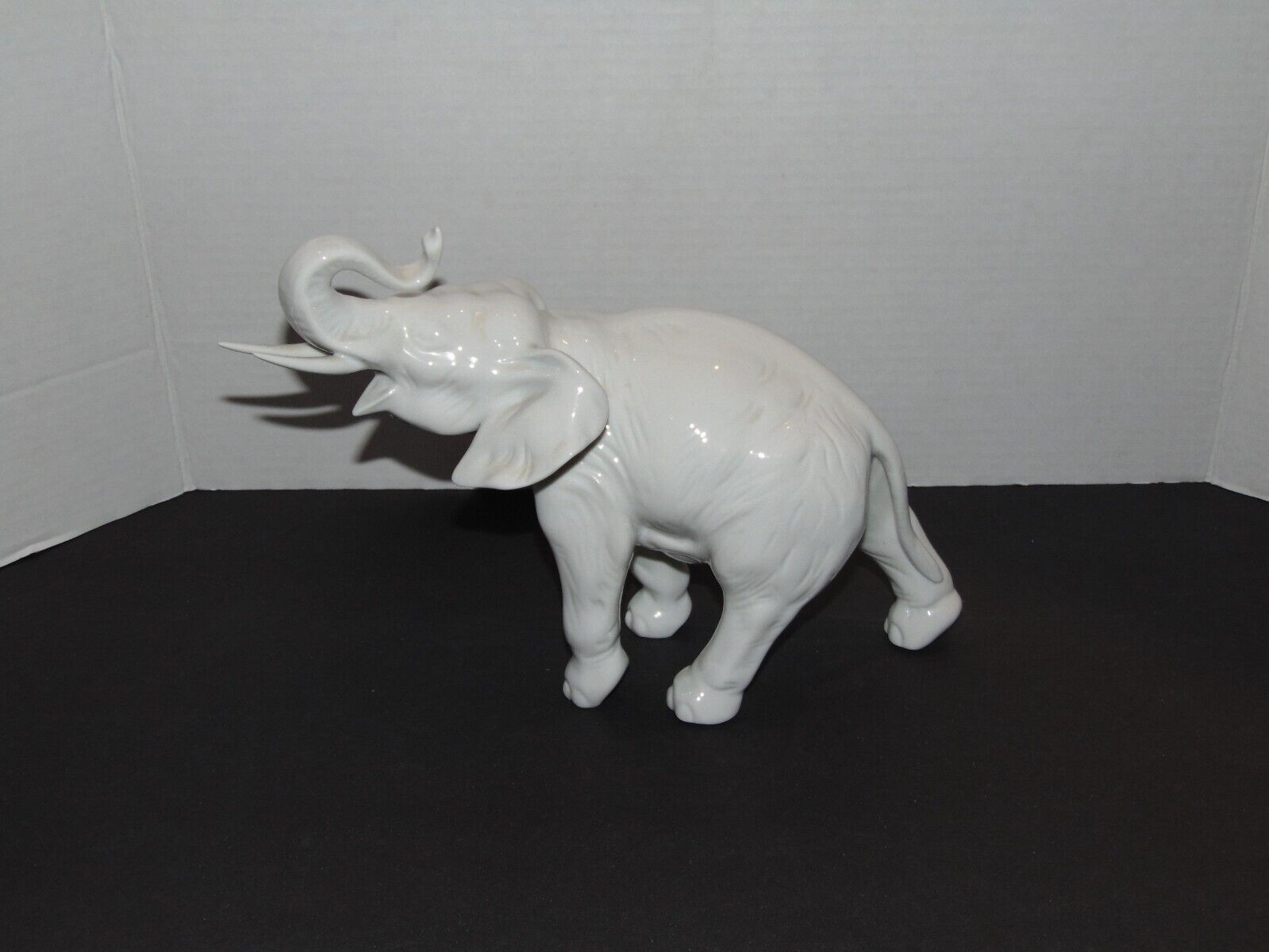 Vintage ROYAL DUX CZECHOSLOVAKIA BOHEMIA White Porcelain Bull Elephant Figurine
