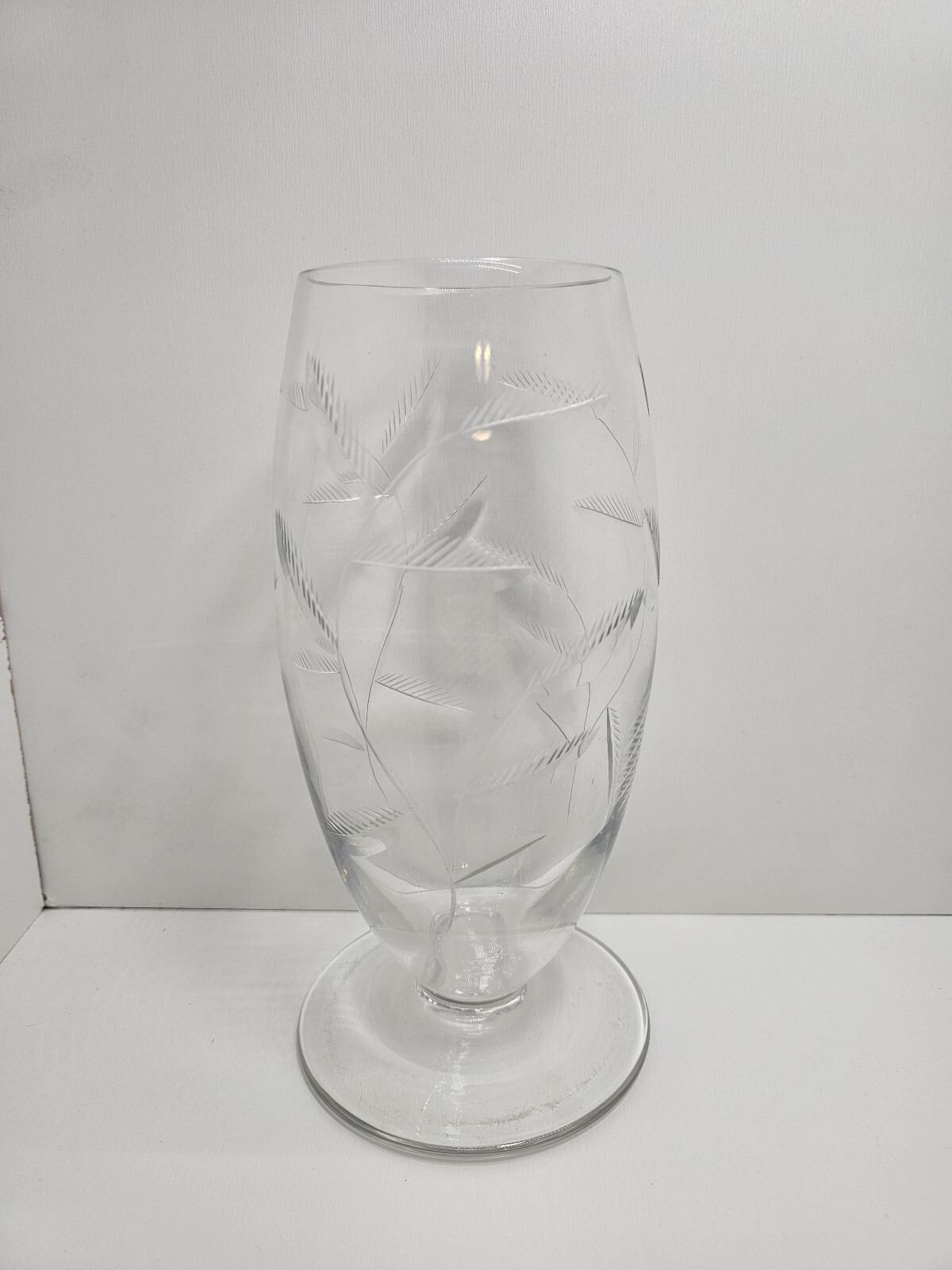Vintage Crystal Clear Etched Stem Leaves Pattern Pedestal Vase 9.25\