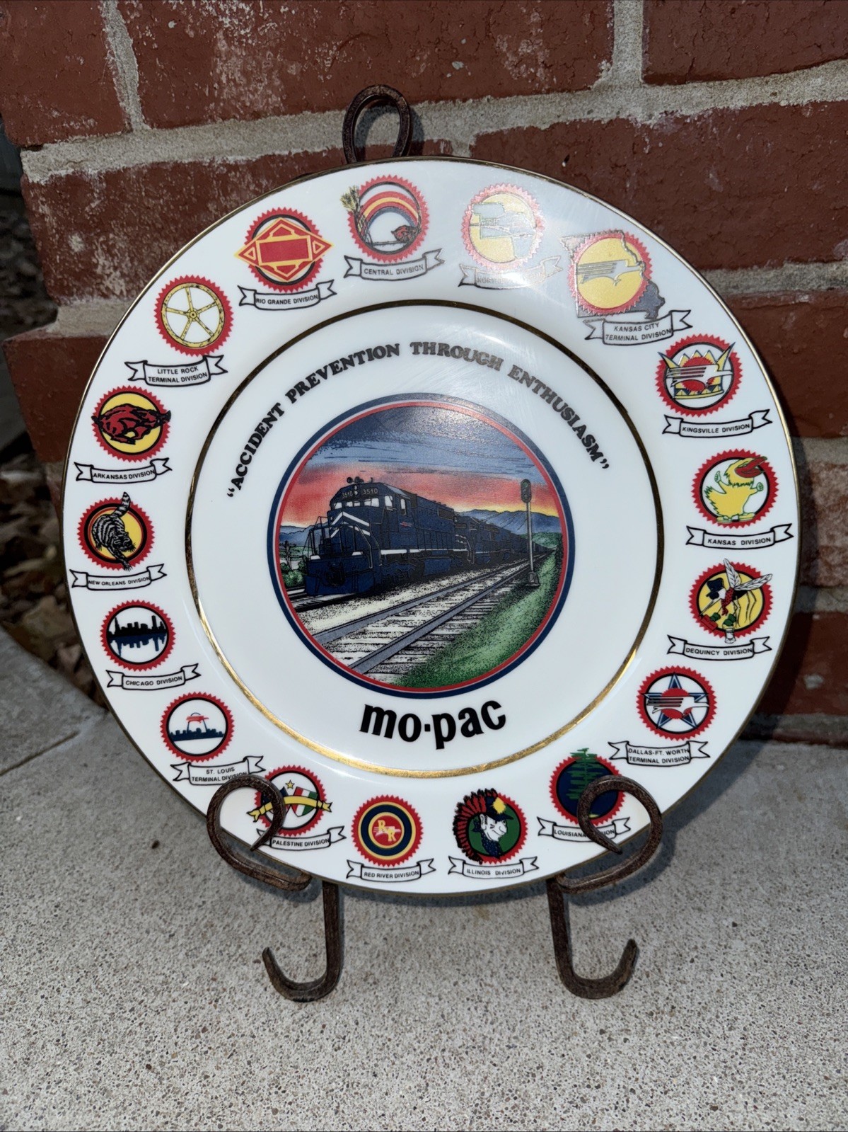 Vintage MO-PAC Collector's Plate 