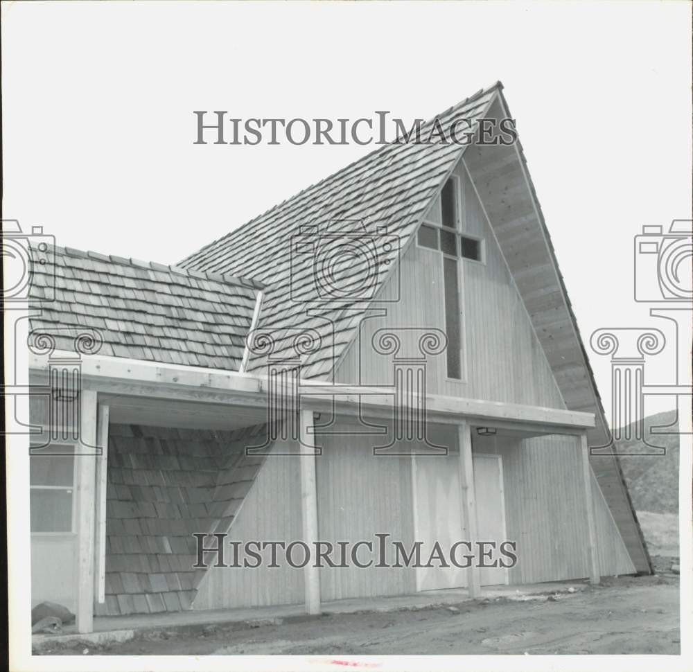 1965 Press Photo The new Pleasant Valley Church in Porterville, Tulare County