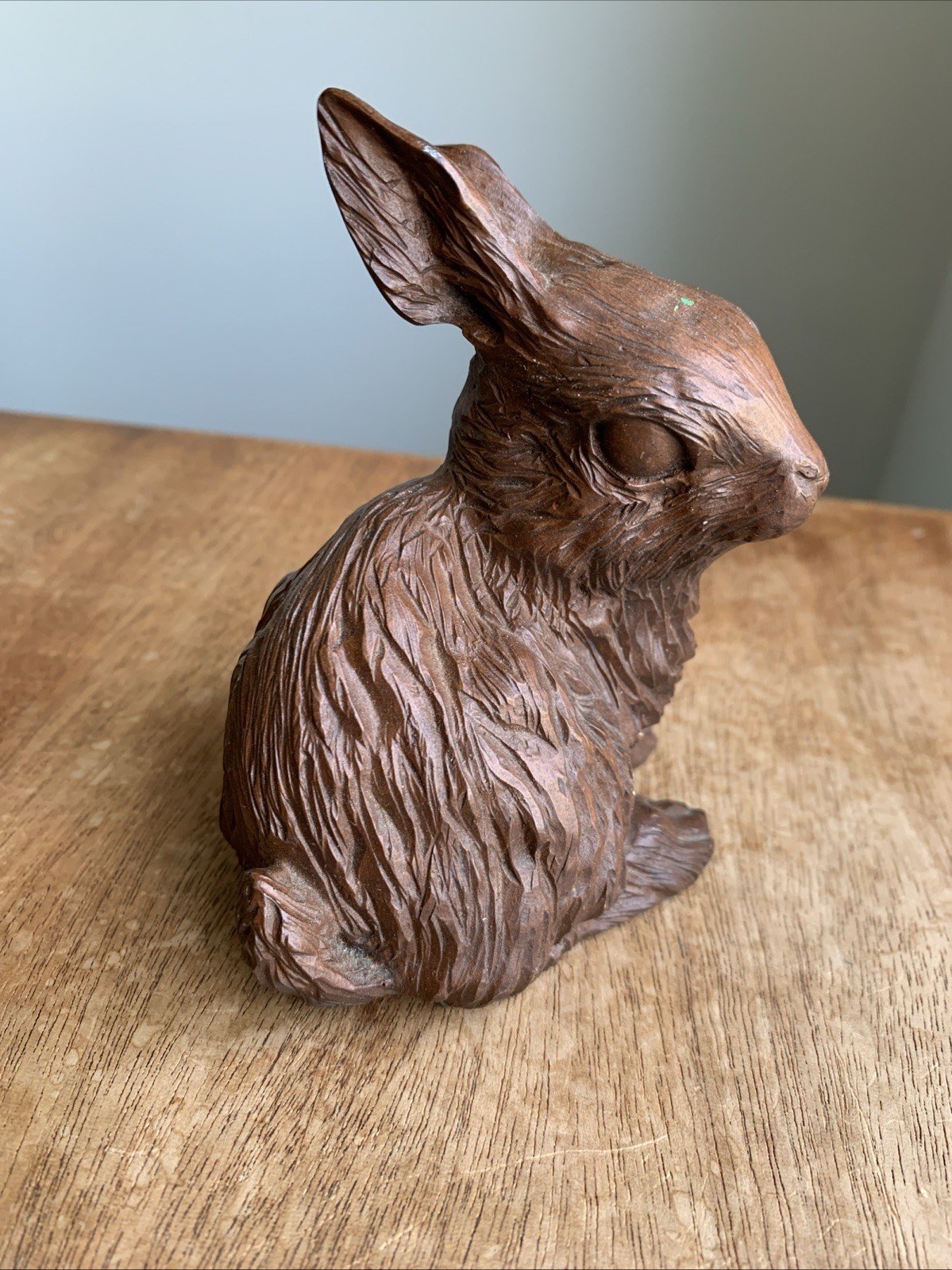 Vintage 1986 Red Mill Mfg Pecan Shell Resin Bunny Rabbit Figurine 4\