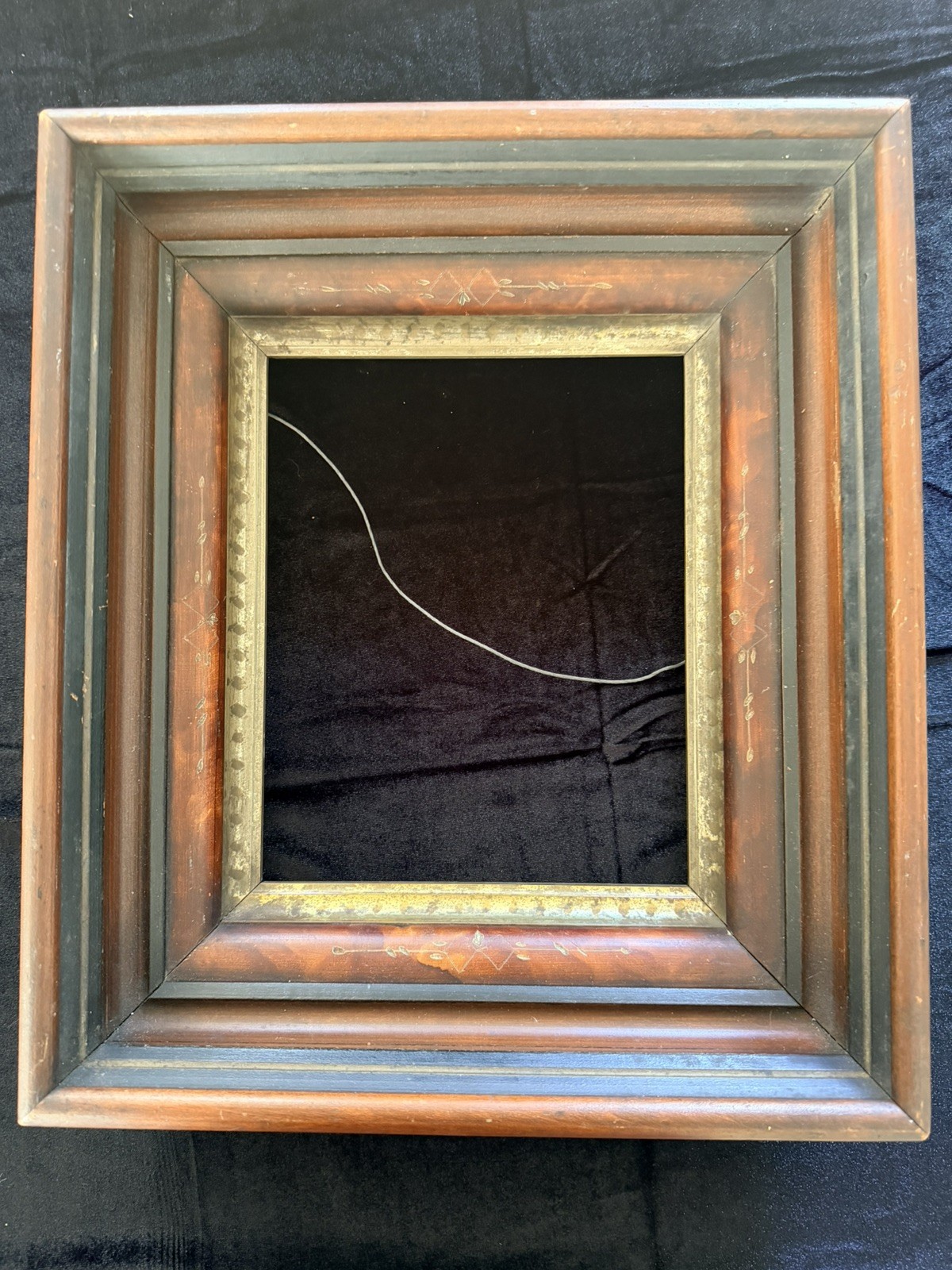 Antique Victorian Walnut Deep Well Frame Gold Gilt Liner Circa 1880s Antique Victorian Walnut Deep Well Frame Gold Gilt Liner Circa 1880s