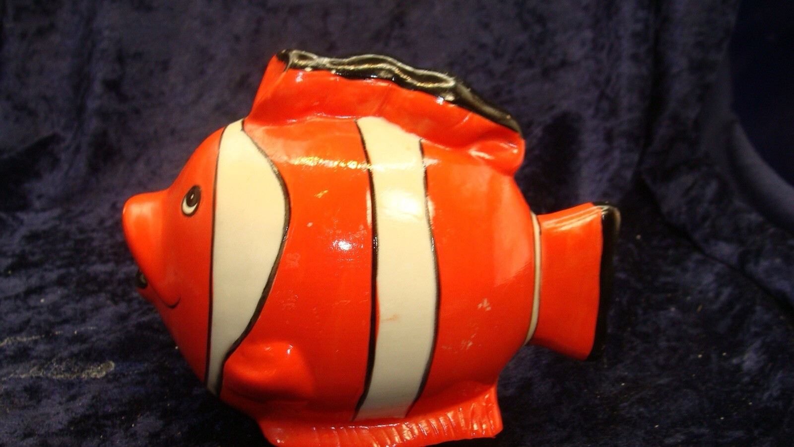 FISH BANK WITH STOPPER ~ 5”x4” ~ Great Condition ~