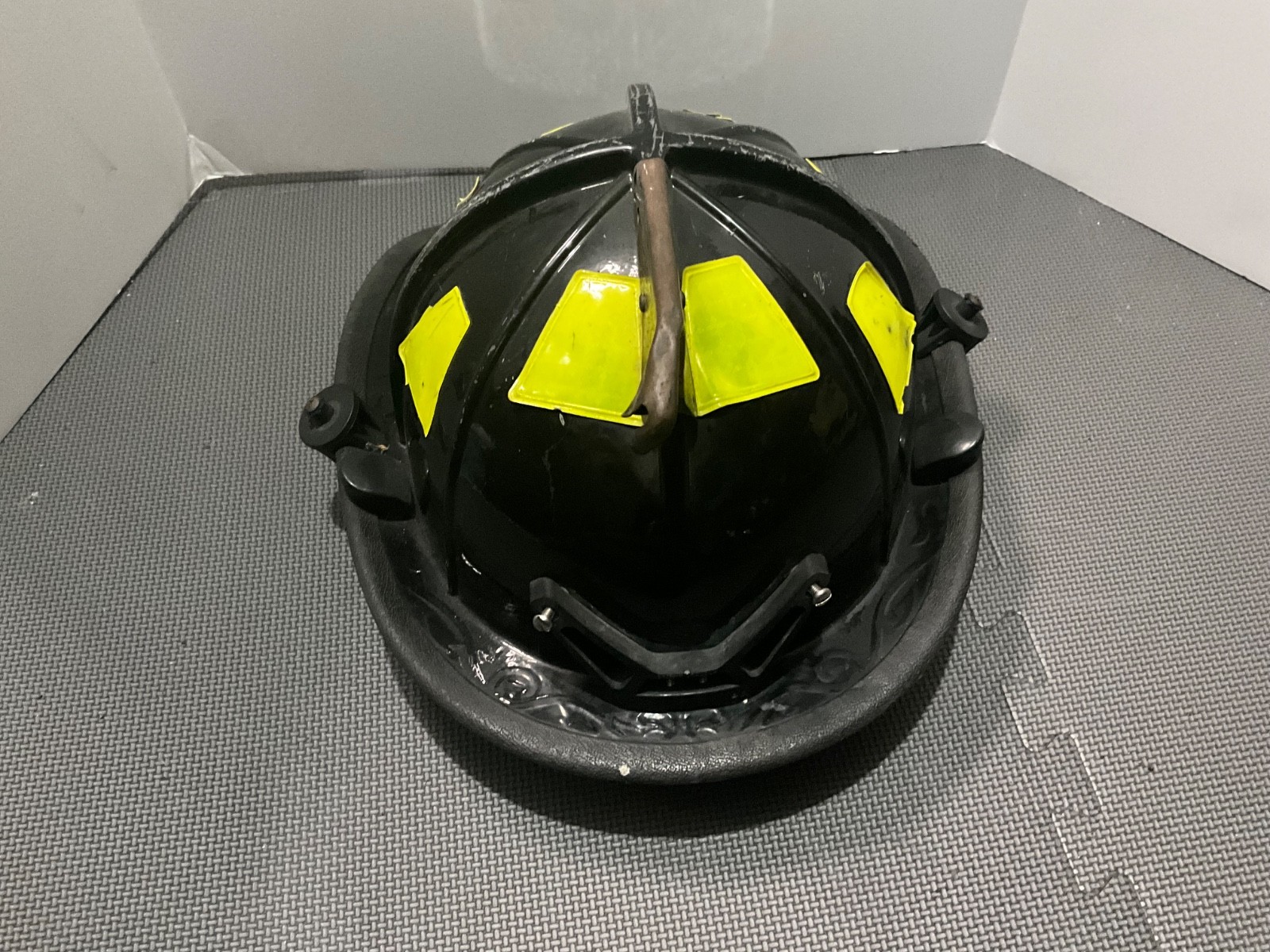 VINTAGE CAIRNS HELMETS 1010 LOOKS LIKE 2007