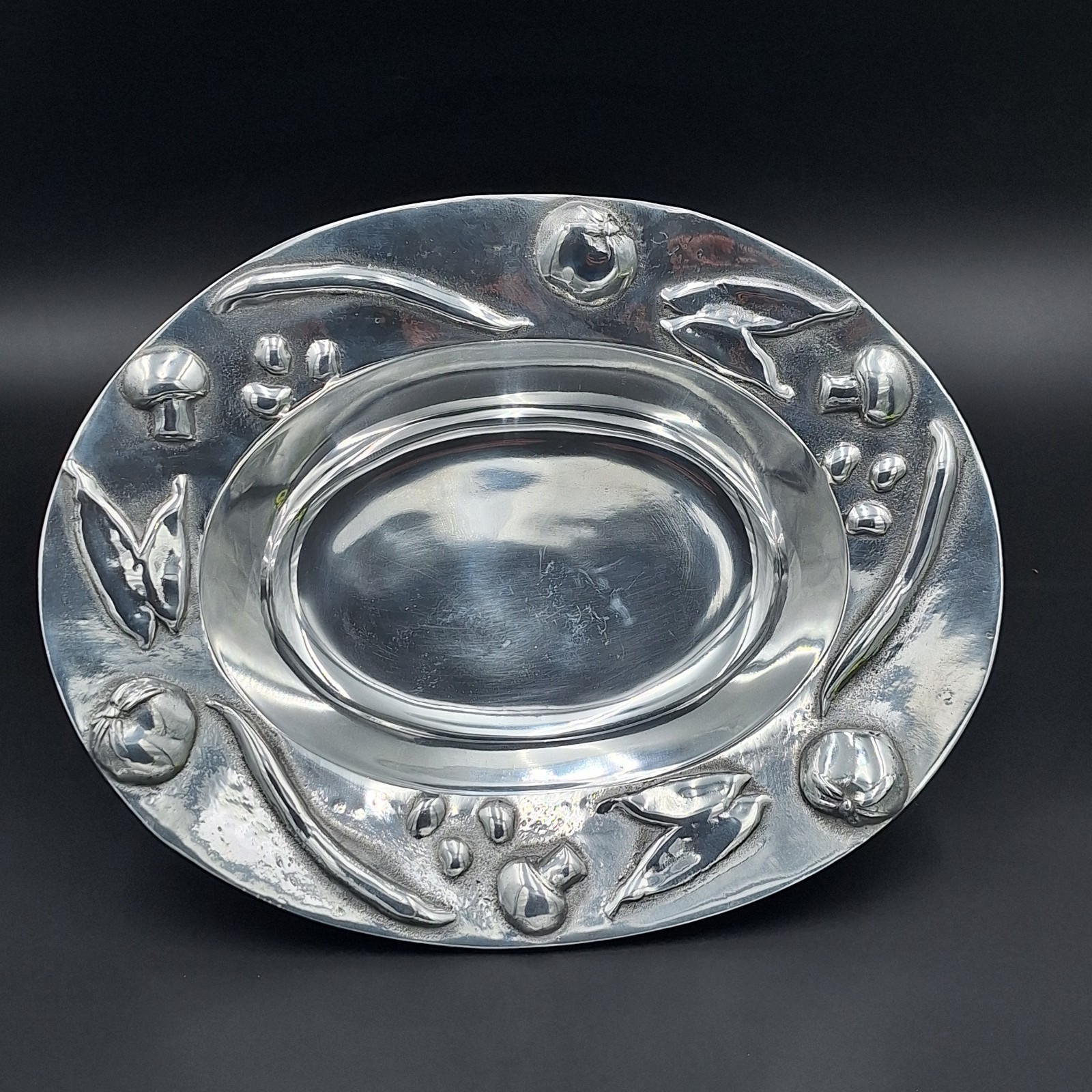 Mariposa Brillante Metalware Serving Bowl Fruit Vegetable Centerpiece Vintage