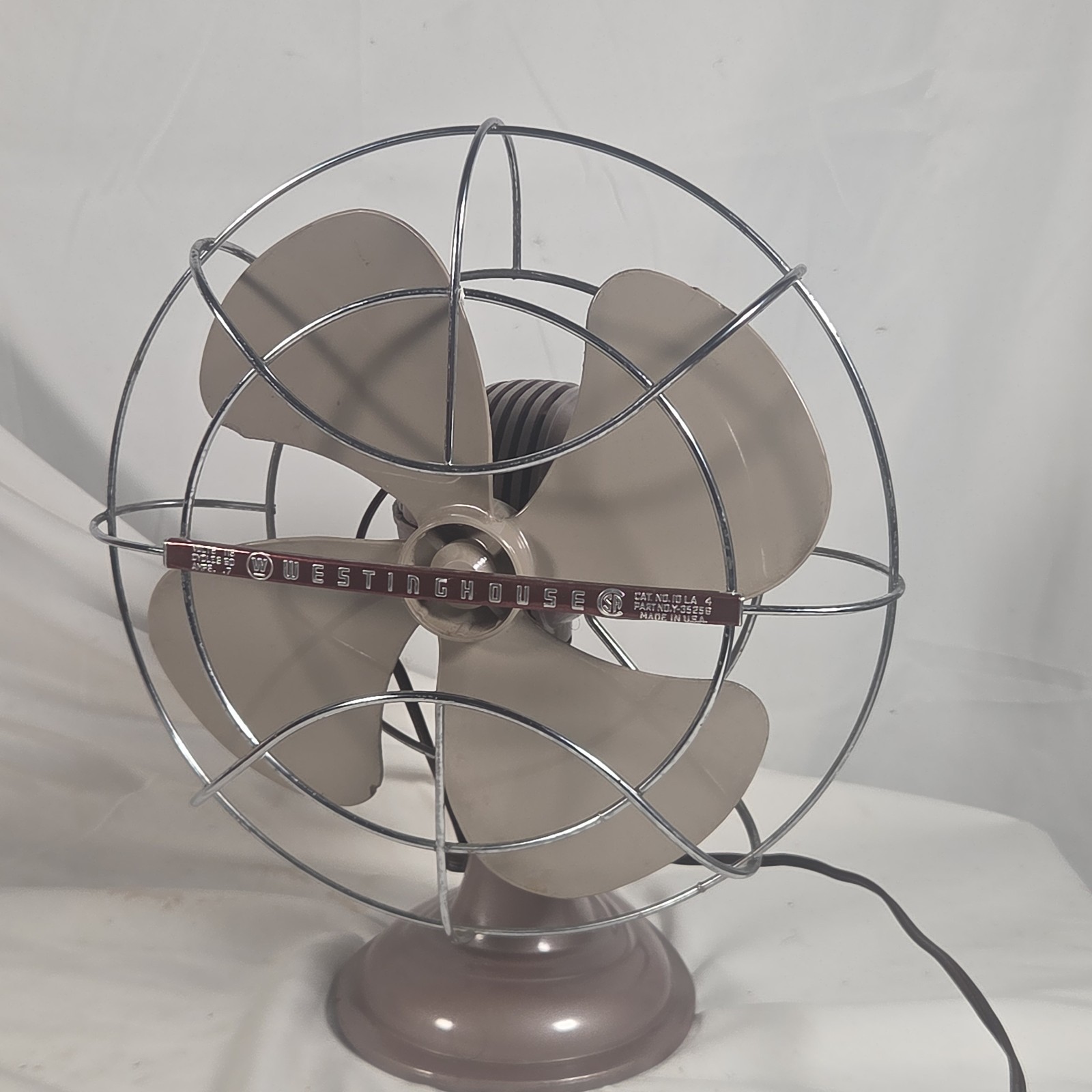 Westinghouse 10LA4 Oscillating Desk Fan Vintage Mid Century Gray Bullet MCM USA Westinghouse 10LA4 Oscillating Desk Fan Vintage Mid Century Gray Bullet MCM USA