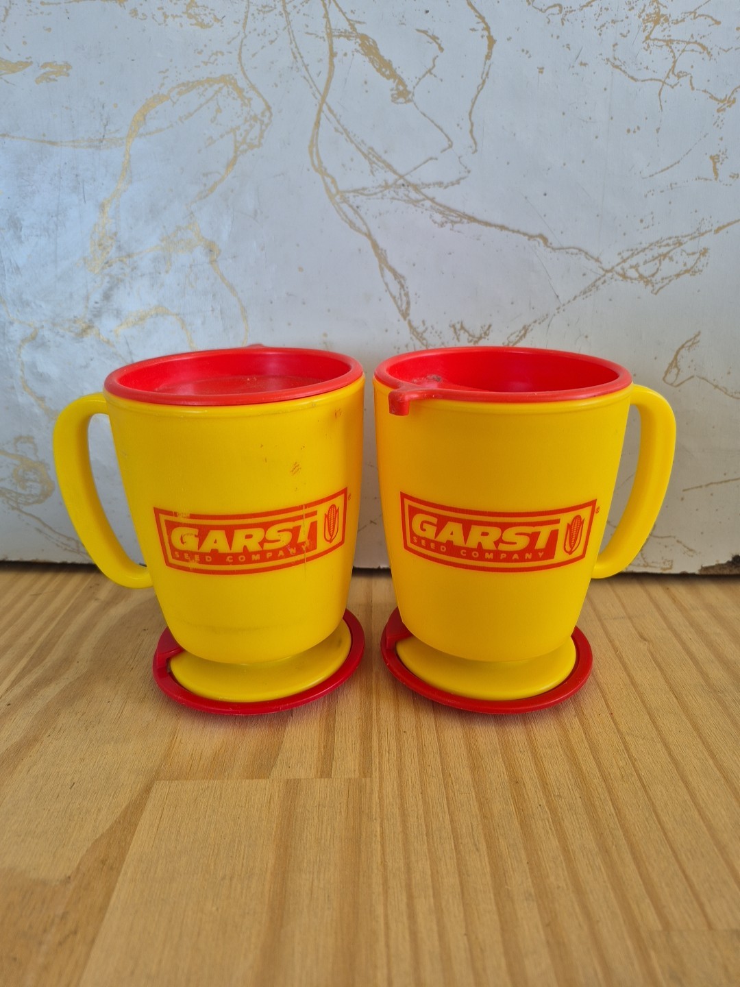 GARST seed company travel mugs.With sticky base. GARST seed company travel mugs.With sticky base.