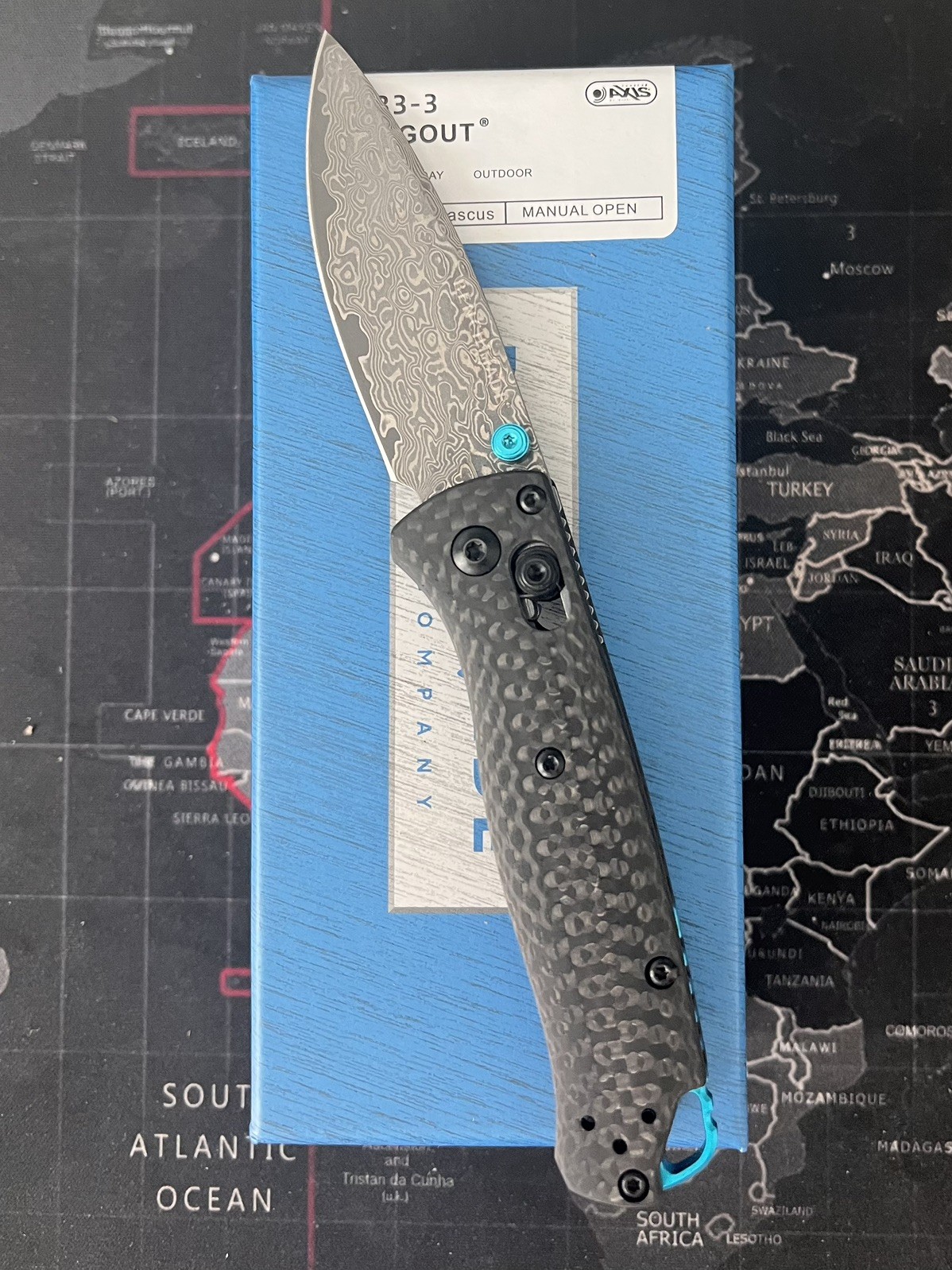 Benchmade 533-3 Mini Bugout Carbon Fiber AXIS Lock CPM-S90V Plain Edge