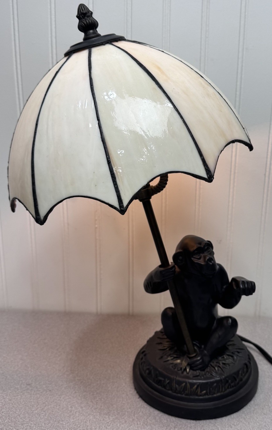 Vintage Monkey Holding Glass umbrella Shade Table Lamp Chimpanzee Chimp 17\