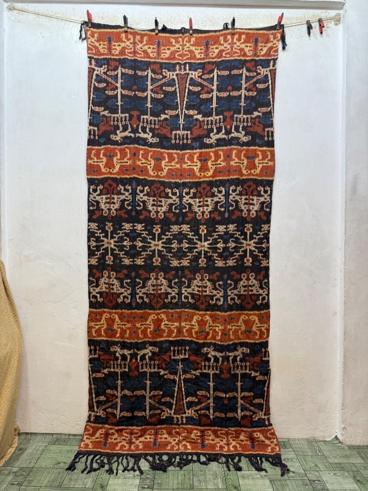 Antique Gorgeous Indonesian Ikat Technique Textile Cloth Wall Hanging 225x100 Cm