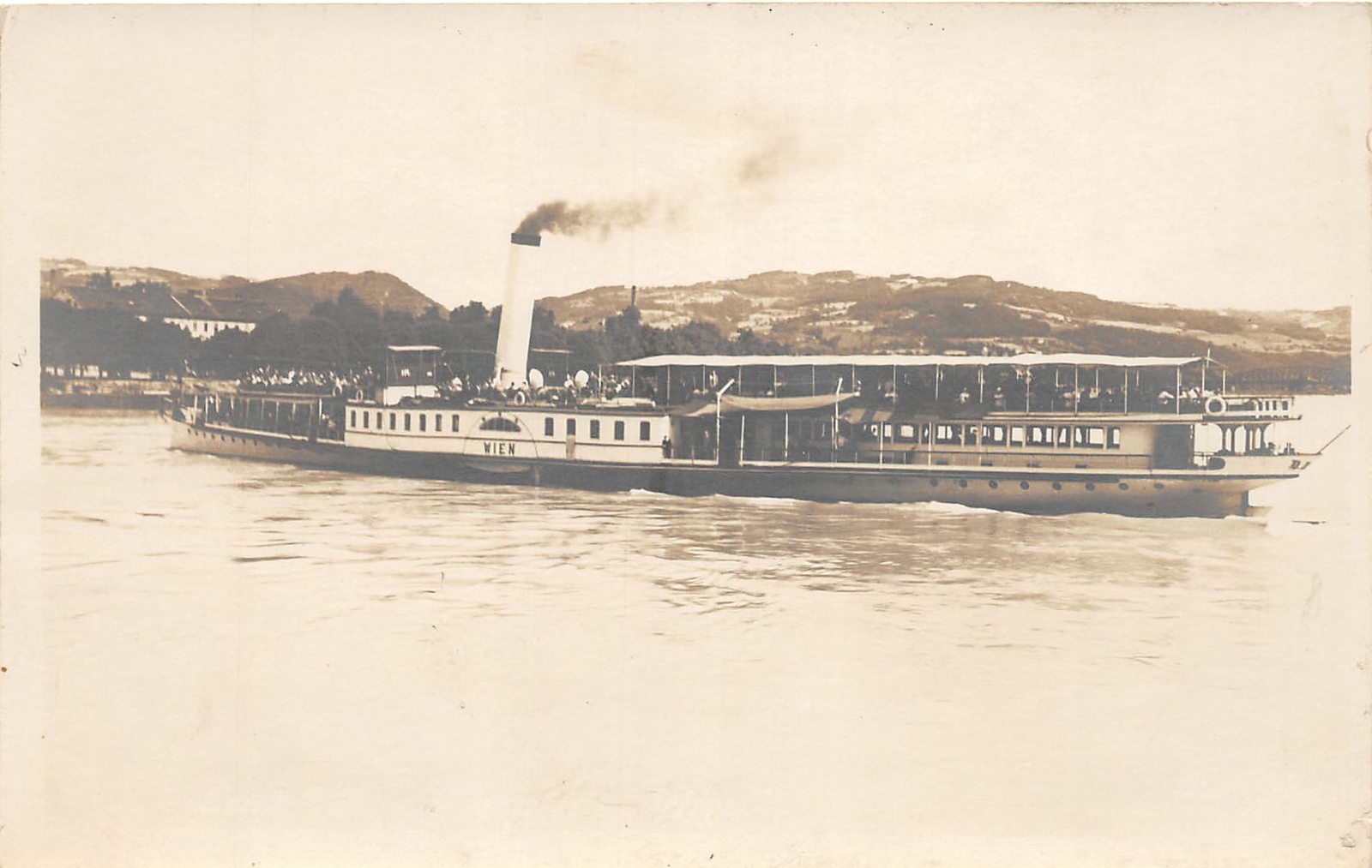 J25/ Foreign Postcard c1910 Durnstein Vienna Germany Steamer Ship \