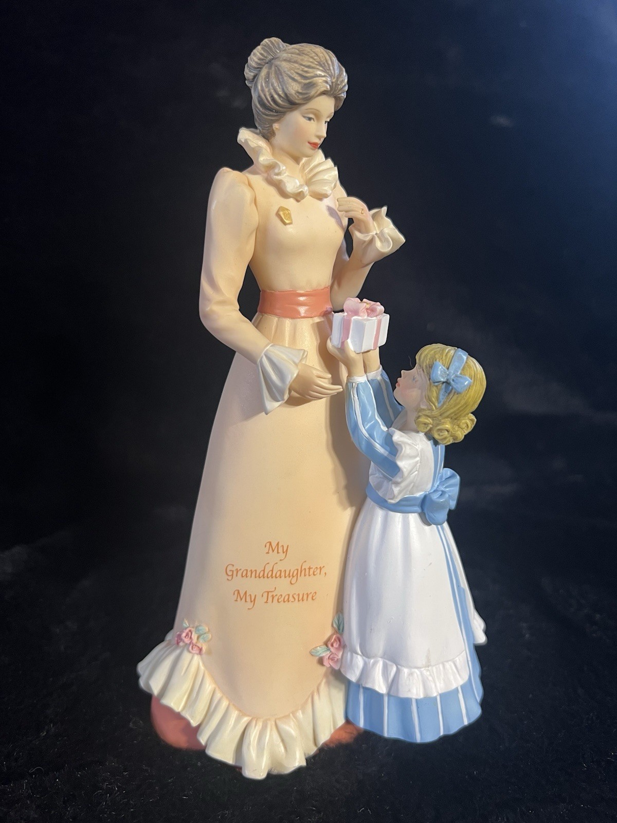Thomas Kinkade A Grandmother\'s Love Limited Edition Figurine \ Thomas Kinkade A Grandmother\'s Love Limited Edition Figurine \