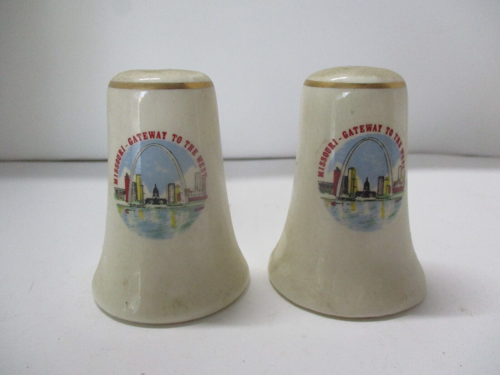 Vintage Missouri Gateway to the West Salt and Pepper Shakers