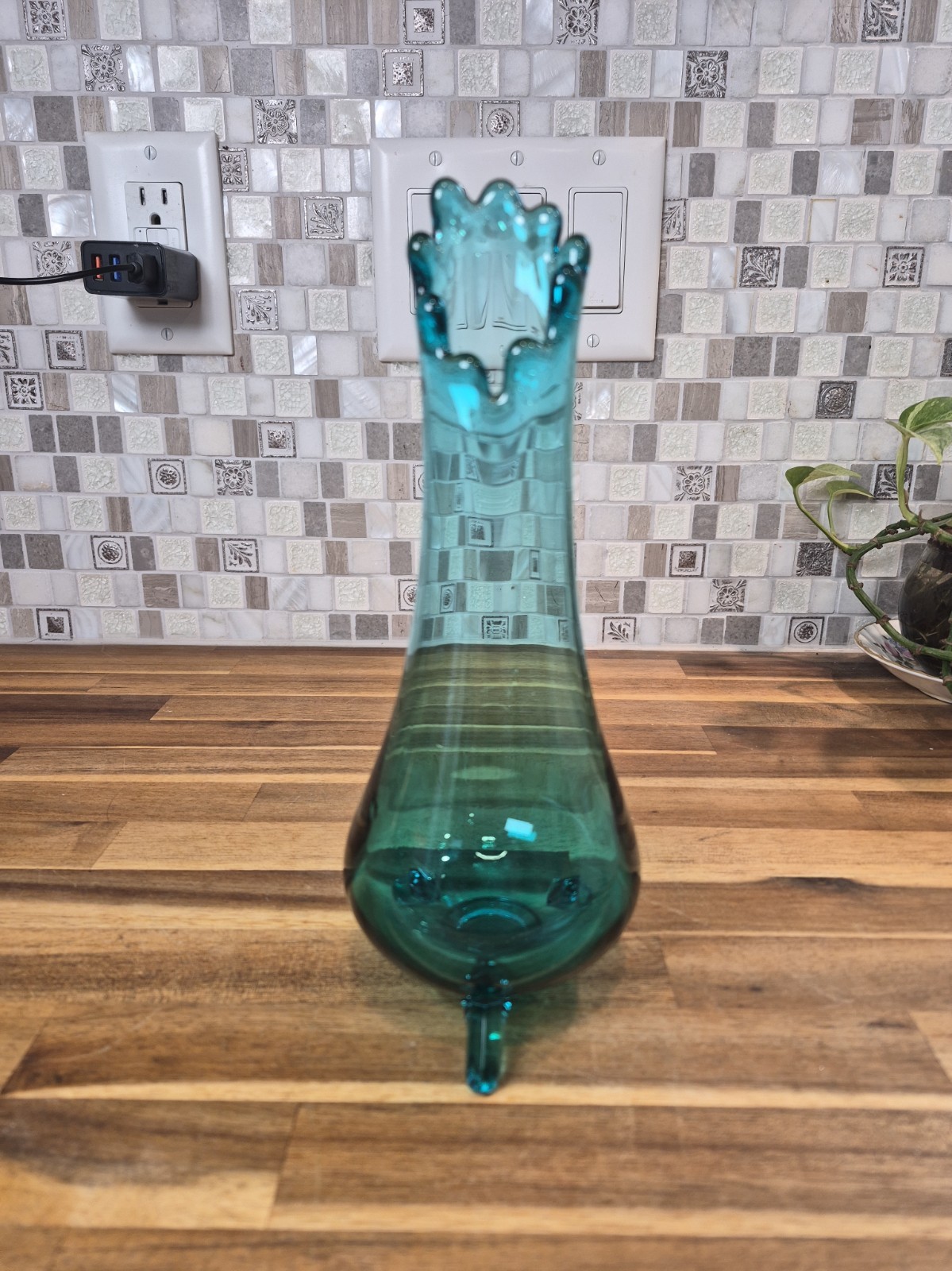 Viking 3-Footed Peacock Blue Stretch Swung Glass Vase 9\