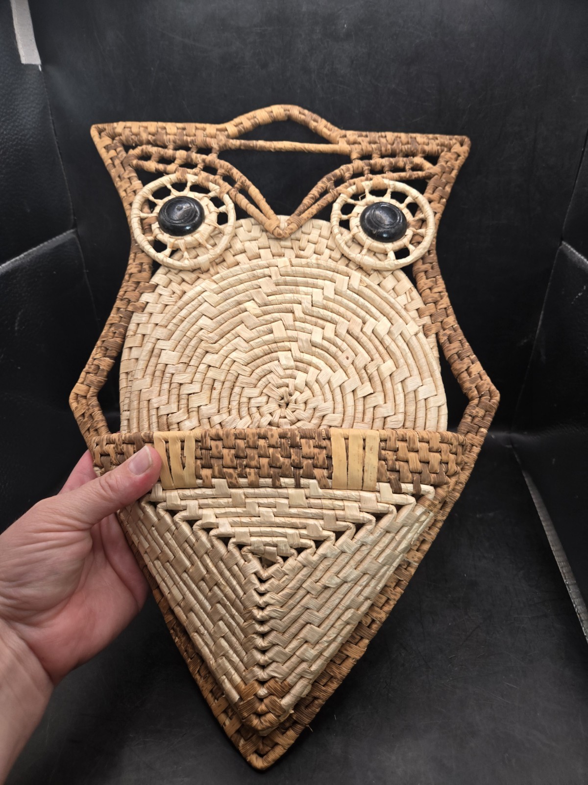 Vtg MCM Woven Rattan Owl Wall Hanging Trivet Holder w 3 Trivets Boho 16