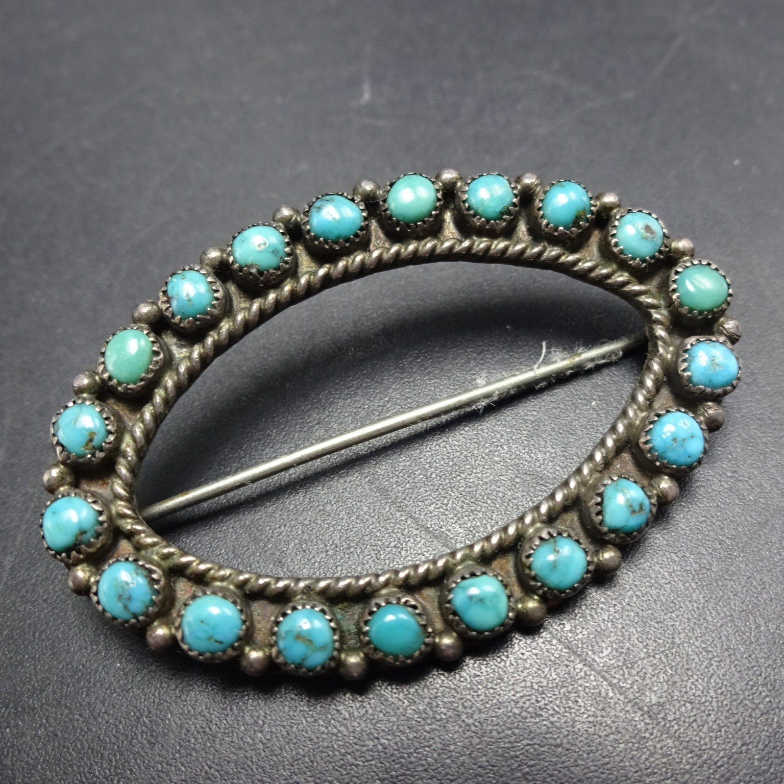 CLASSIC Vintage ZUNI Sterling Silver TURQUOISE Petit Point PIN/BROOCH CLASSIC Vintage ZUNI Sterling Silver TURQUOISE Petit Point PIN/BROOCH