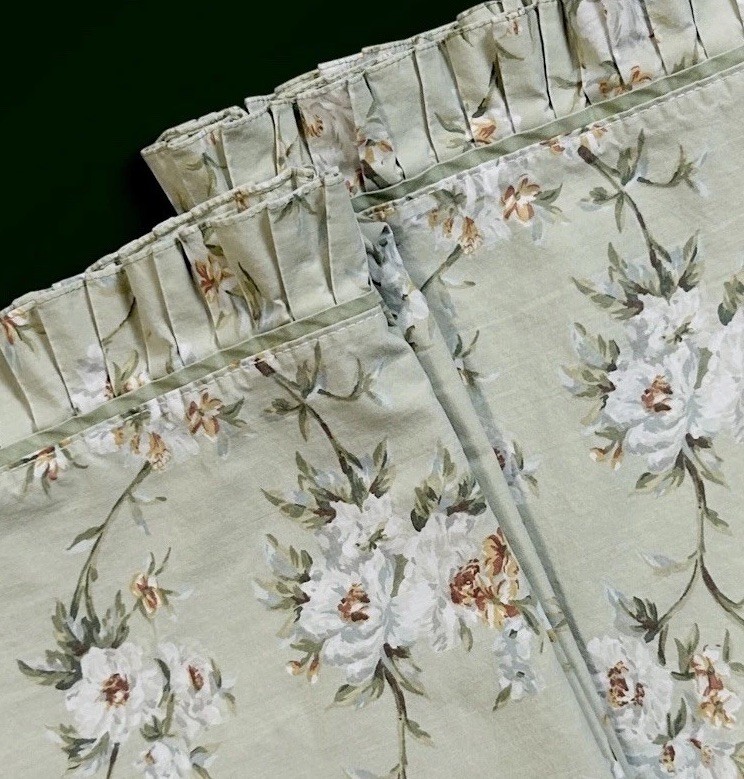 Vintage Waverly Garden Room 2 King Pillowcases Carolina Floral Sage Chintz Read