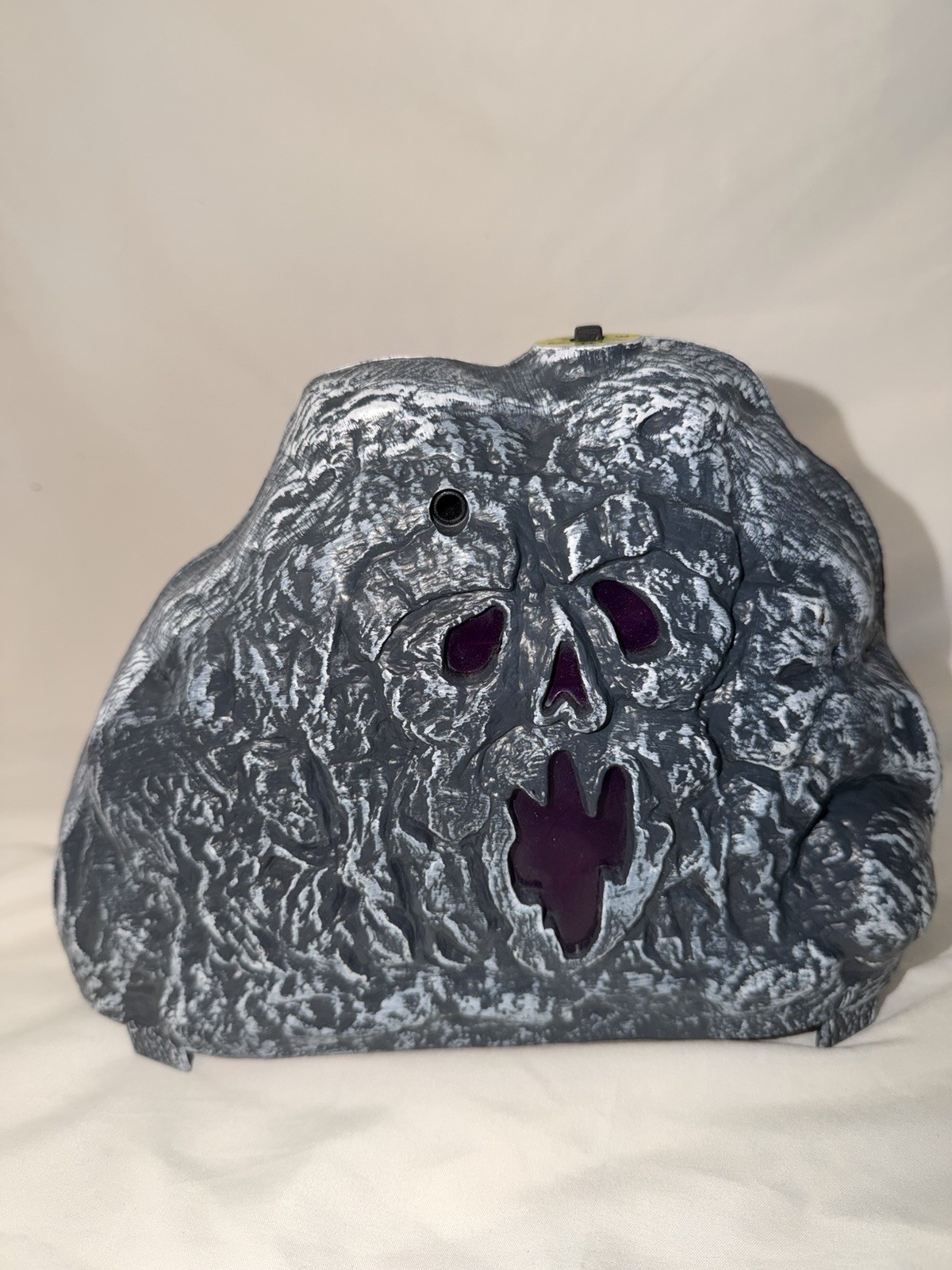 JAKKS Pacific Halloween Lighted Jack-O-Lantern Rock, motion activated 