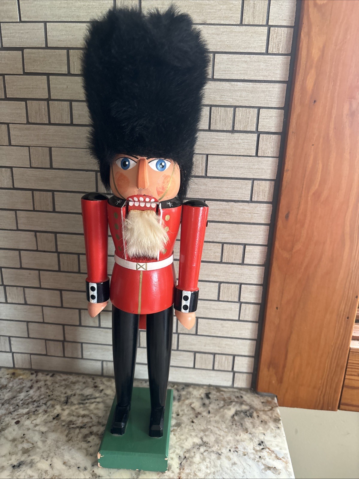 OLD WORLD 16” Tall CHRISTMAS BRITISH GUARD WOODEN NUTCRACKER Germany