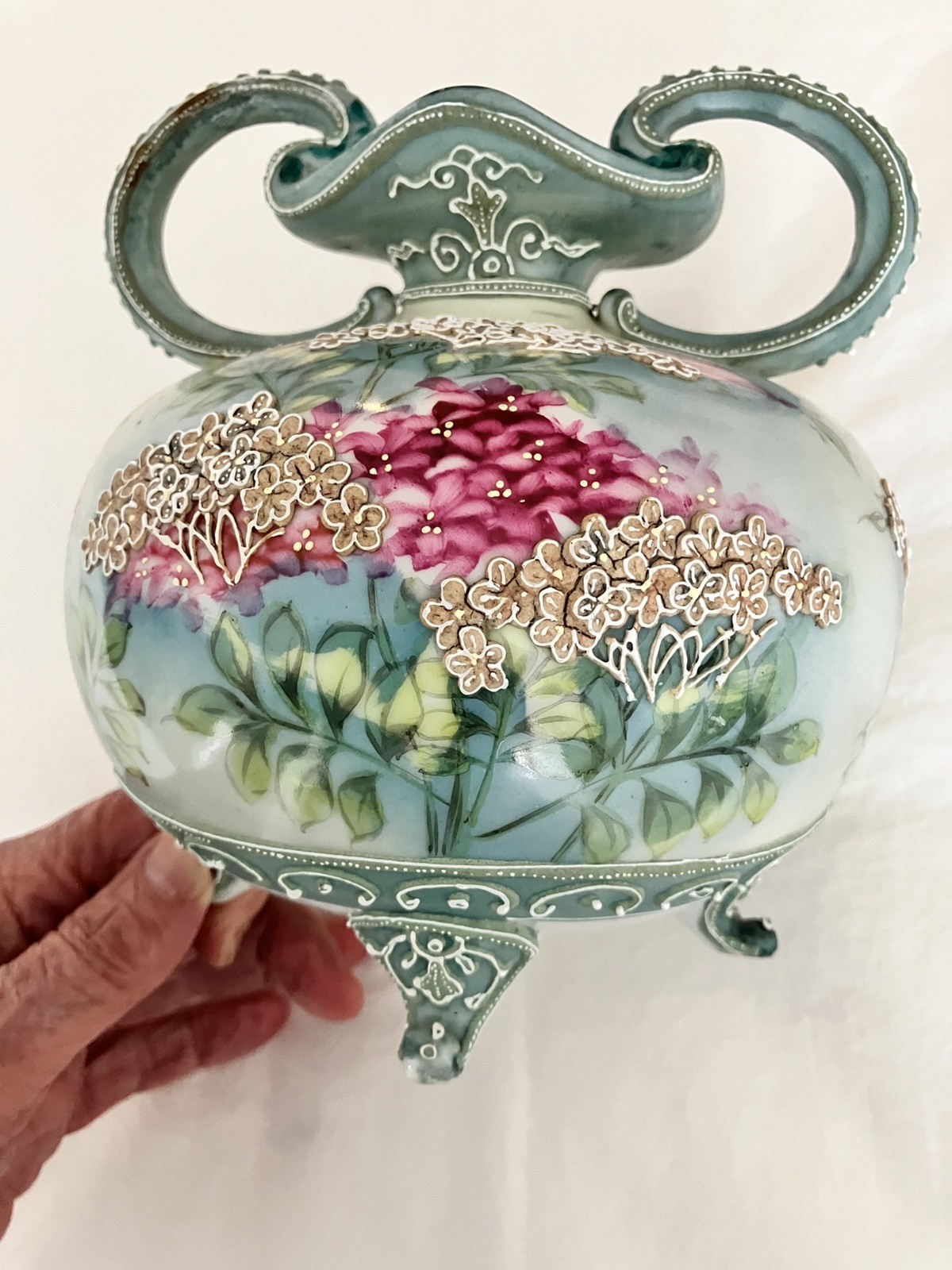 VINTAGE NIPPON MORIAGE FLORAL VASE, 4 FTD, DOUBLE HANDLE, HAND PAINTED, UNMARKED
