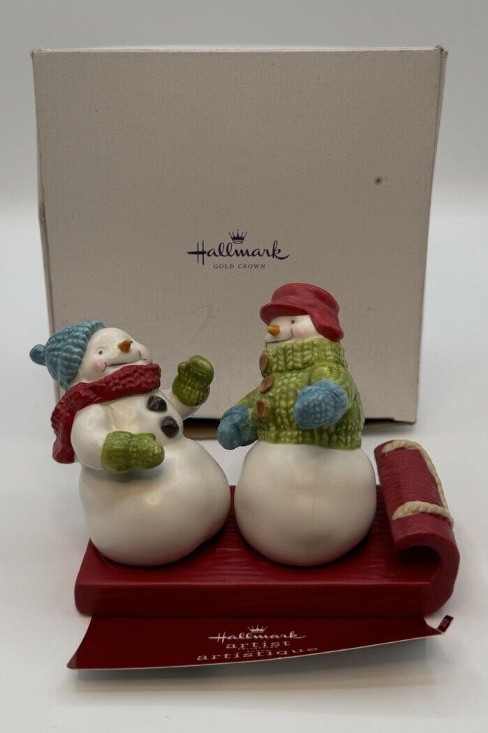Rare Hallmark Artist Collection Snowmen Sledding Salt & Pepper Shakers Holiday