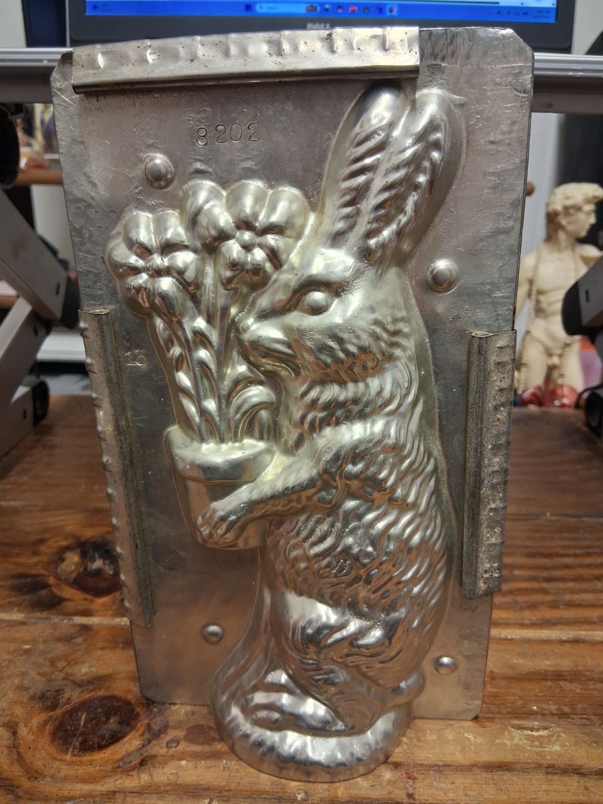 Antique / Vintage 10 inch EASTER BUNNY Rabbit METAL Chocolate Mold #8202