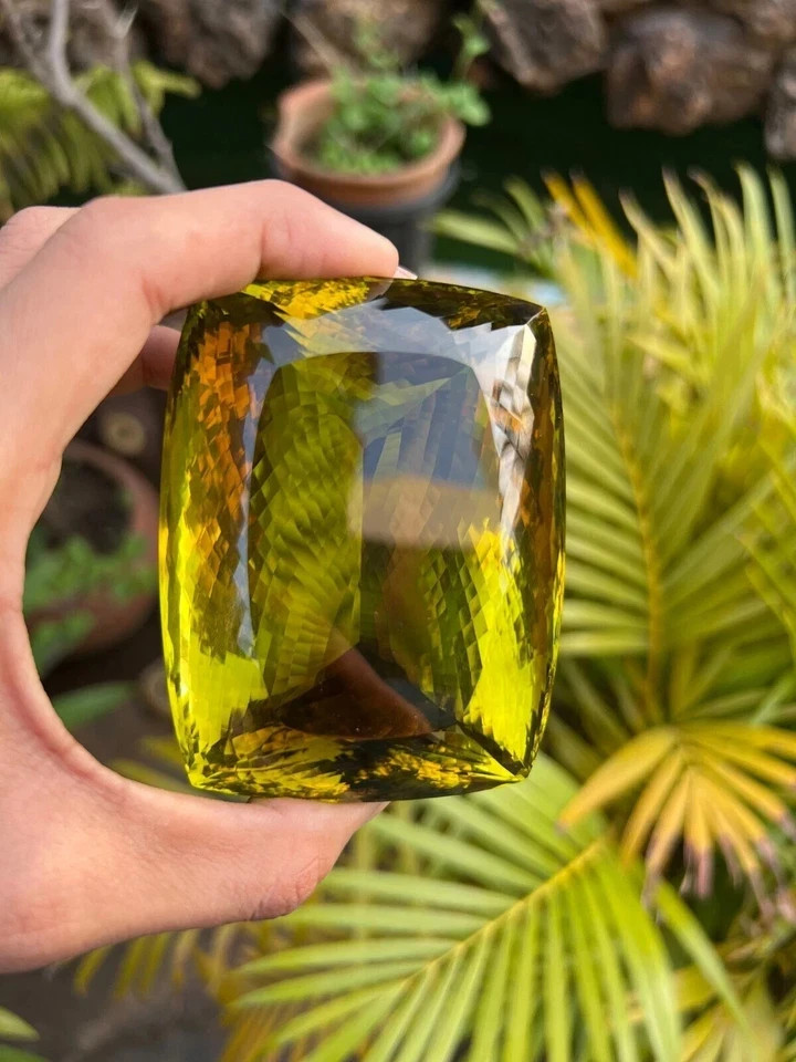 1000 Ct Certified Natural Brazilian Lemon Green Cushion Topaz Loose RG Gemstone