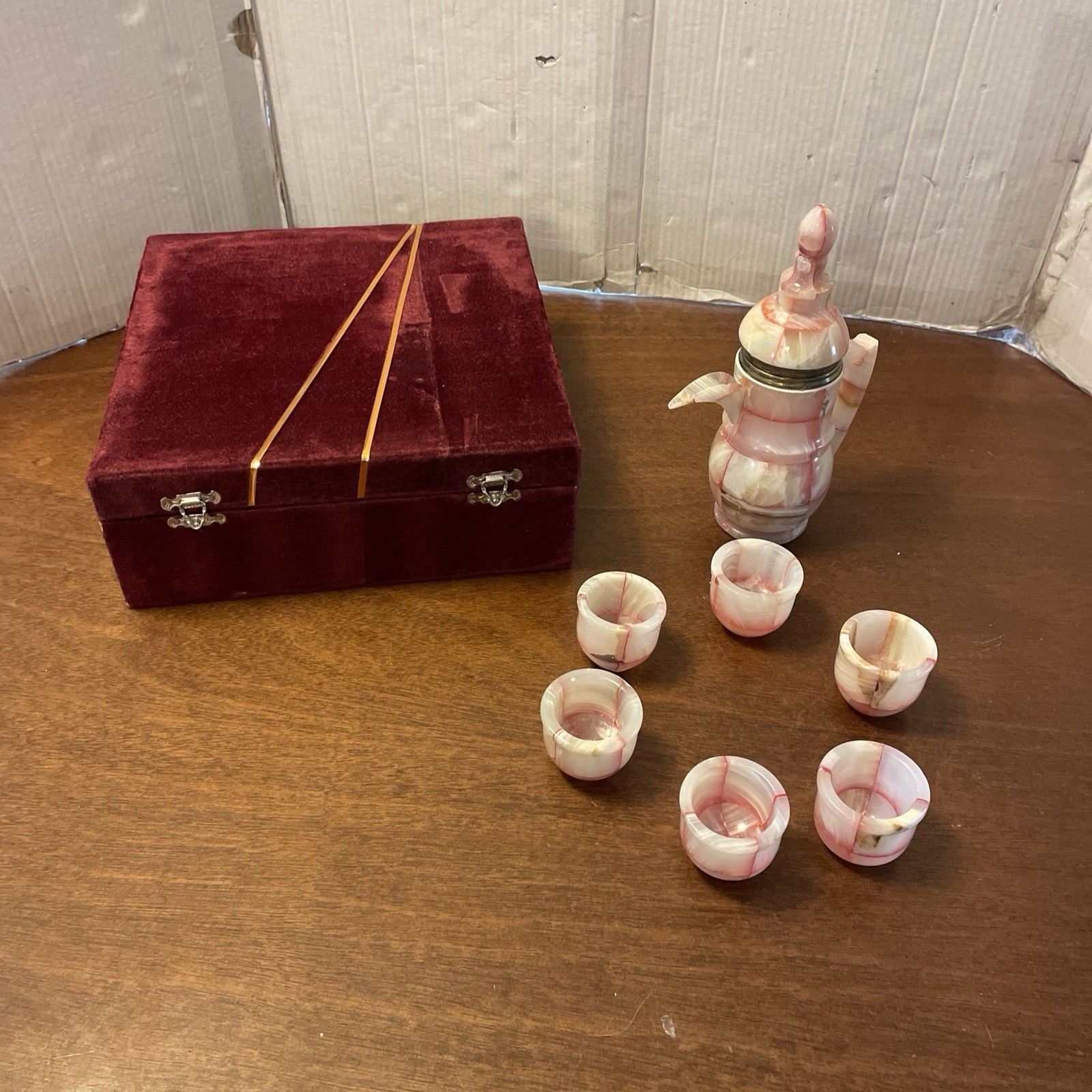 8 Pc Vintage Onyx Pink & White Onyx Tea Set Cups, Pitcher, Box