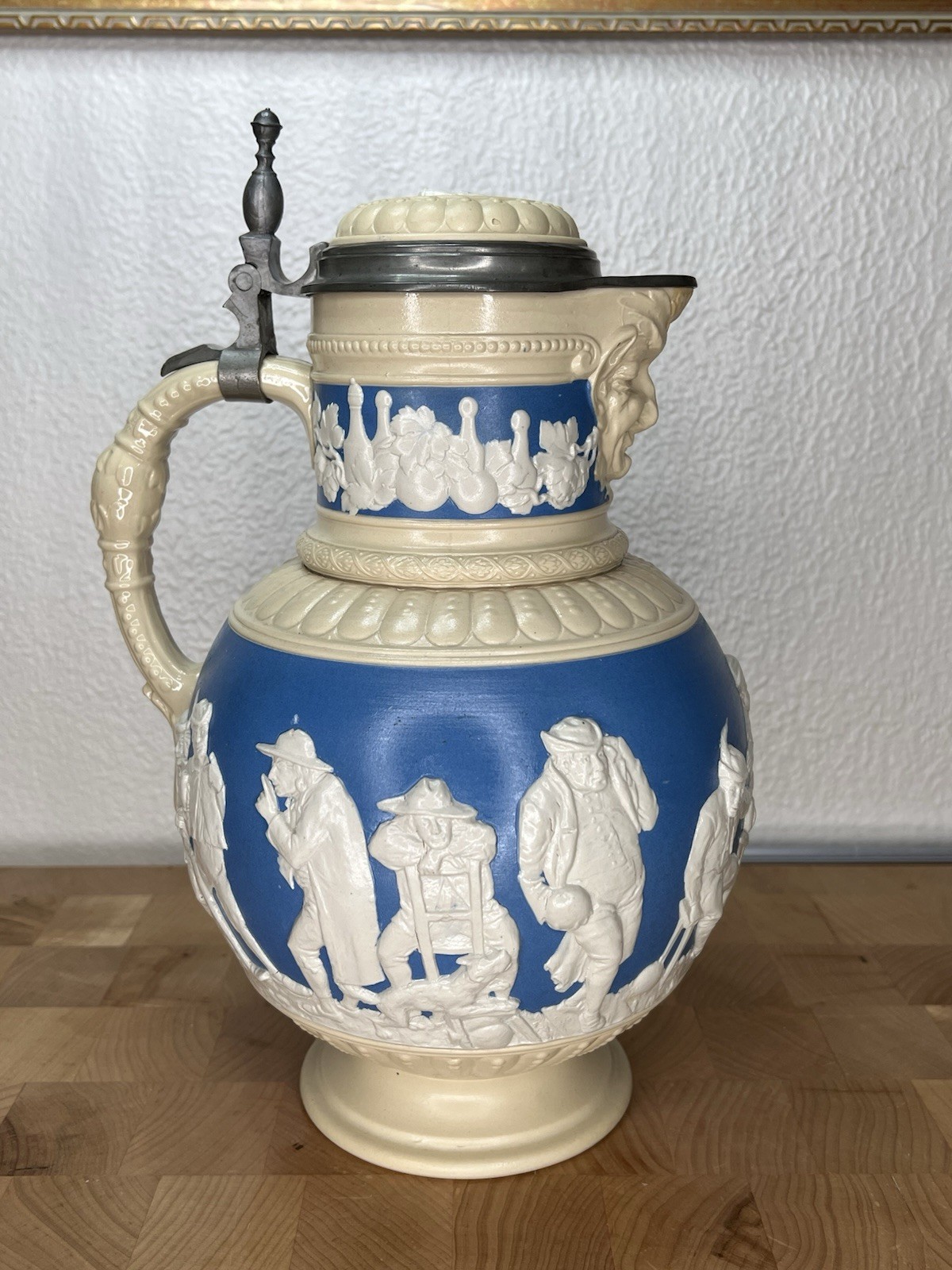 1895 Villeroy & Boch Mettlach #2210 PEASANTS BOWLING Master Stein Flagon Pitcher
