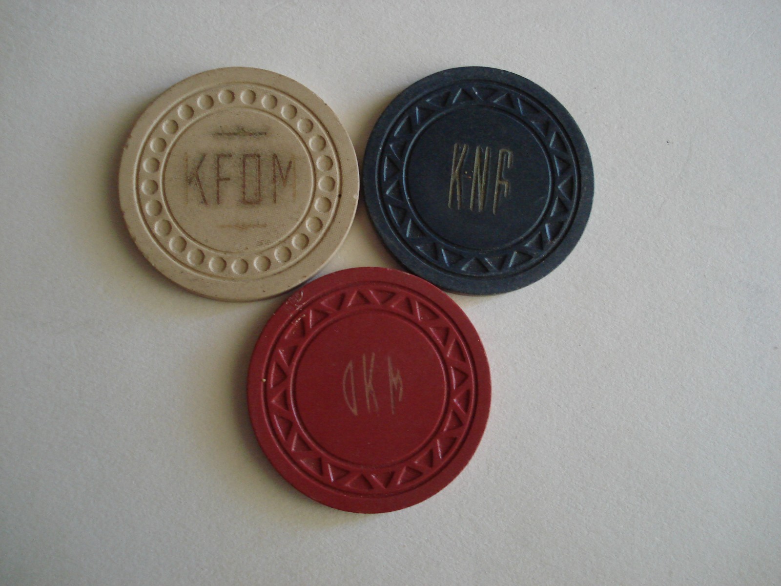I AM PLEASED TO OFFER THESE 3 NICE ILLEGAL GAMBLING POKER CHIPS MAYBE TEXAS