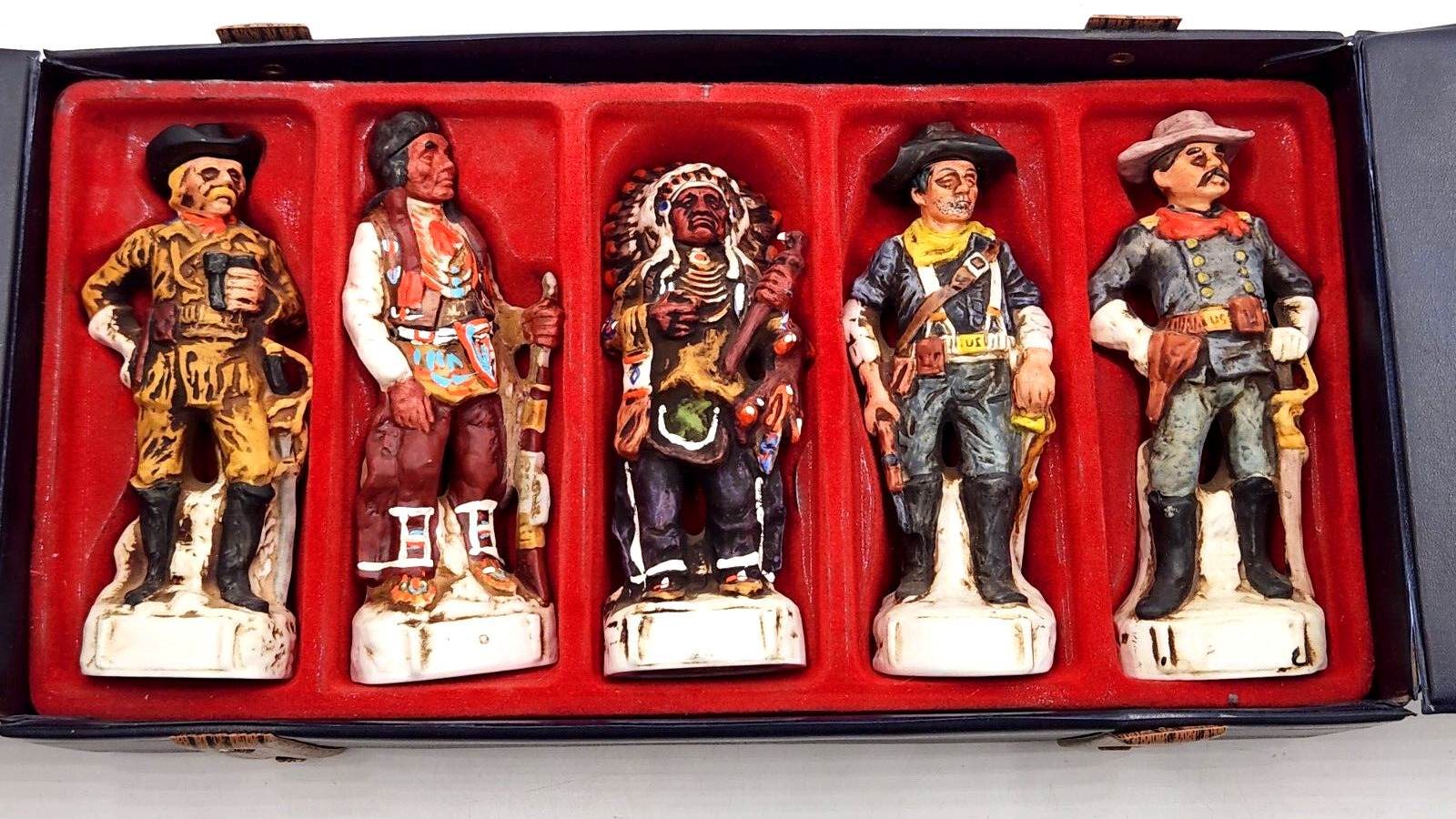 Lewis & Clark Expedition Gary Schildt 5 Piece Whiskey Decanter Set w Box Custer