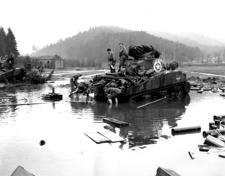 B&W WW2 Photo WWII M4 Sherman Tank Stuck in Mud US Army World War Two Armor 