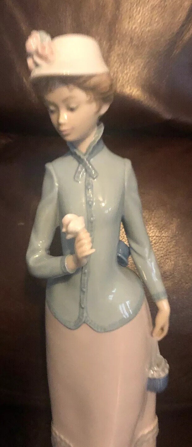 Lladro 4999 Miss Teresa Retired No Box Mint condition Glossy L@@K Great Gift