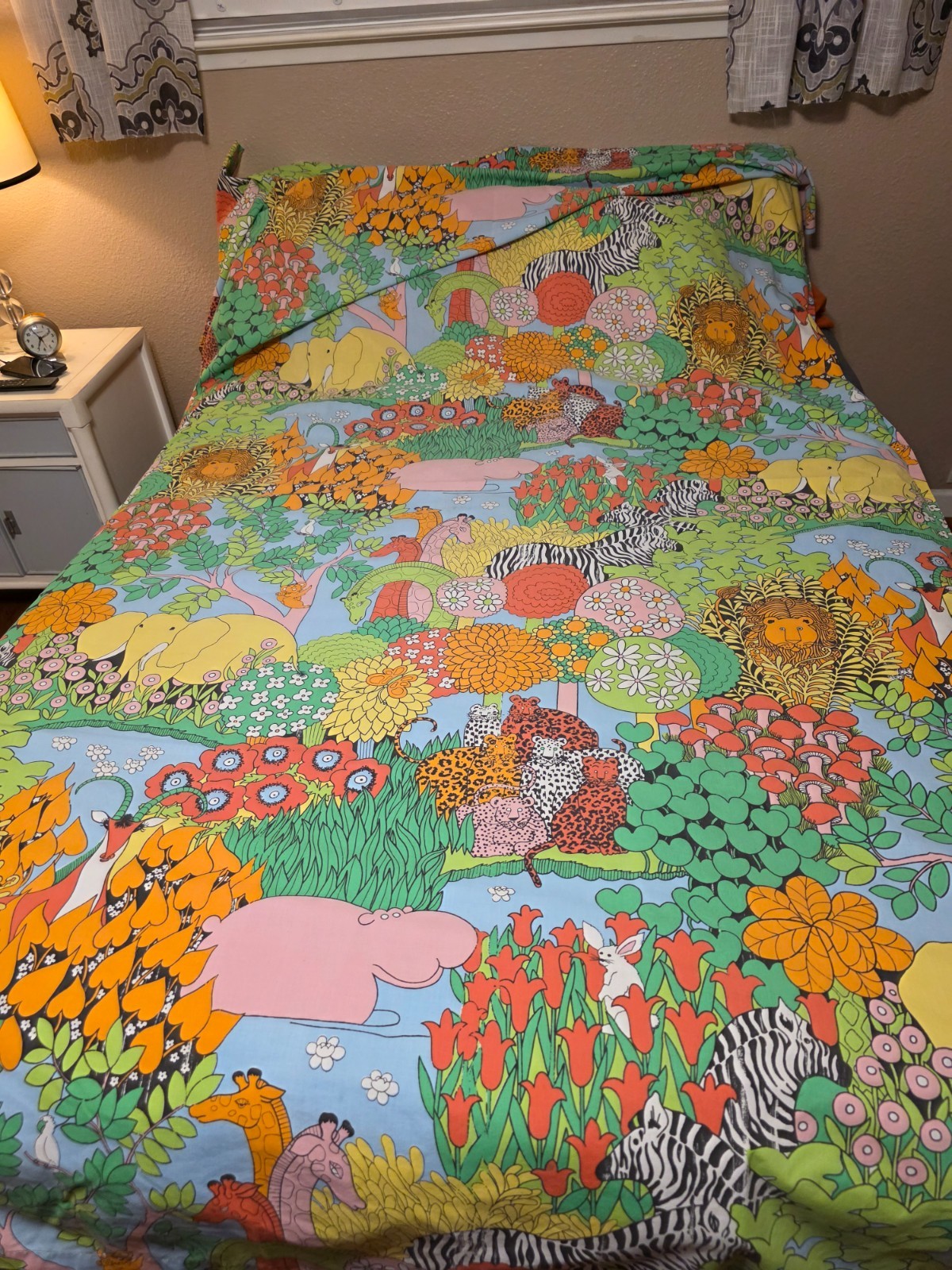 Vintage 70s JP Stevens Utica Botanical Zoo Twin Flat Sheet psychedelic Jungle
