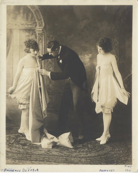 Fashions De Vogue 1919 Vaudeville Burlesque Original Double Weight Photo Stamped