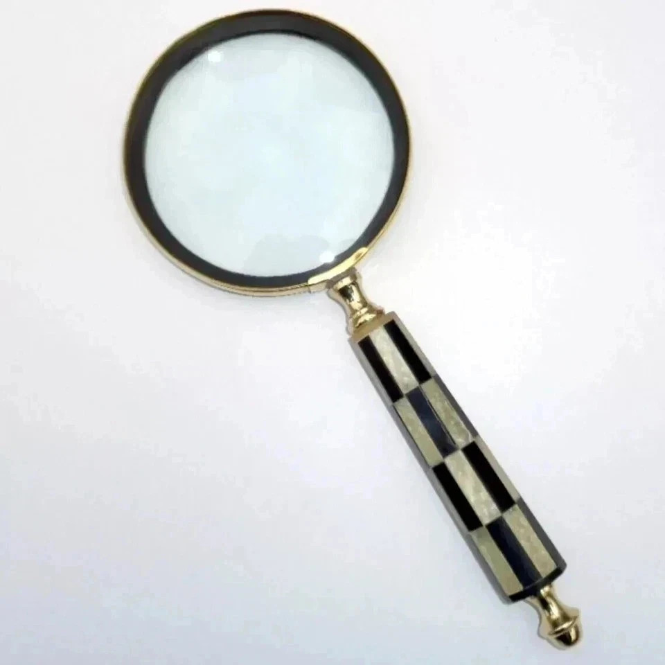 Magnifying Glass–4\