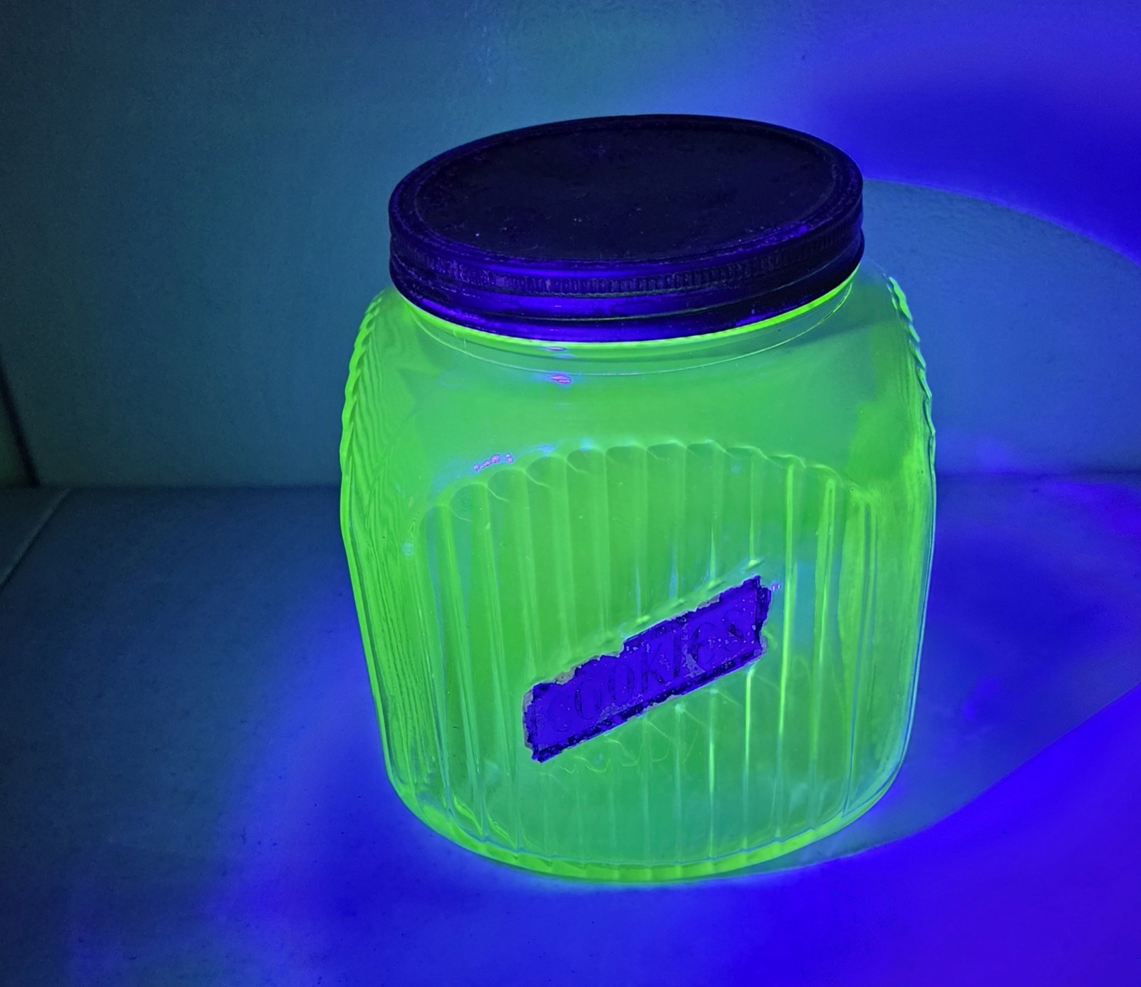 Vintage Ribbed Green Uranium Vaseline Depression Glass Cookie Jar Canister