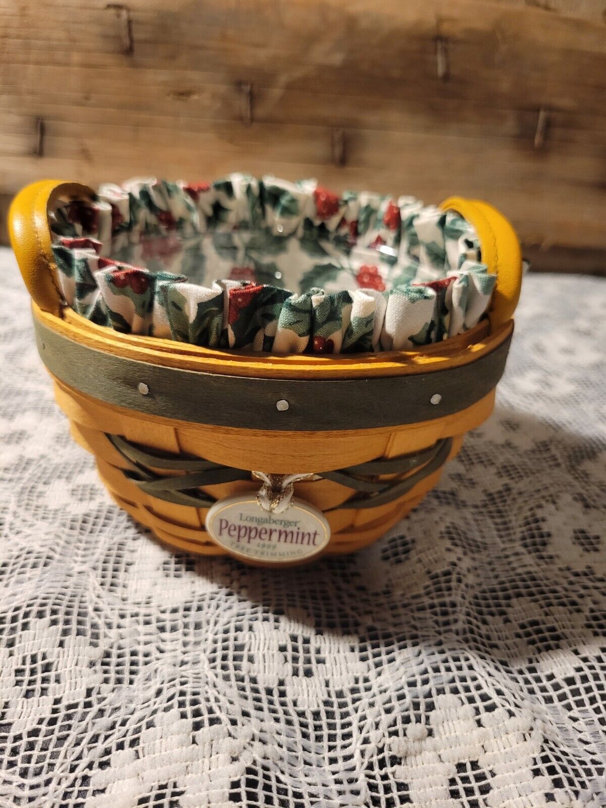 Vintage 1999 Longaberger Peppermint Basket 
