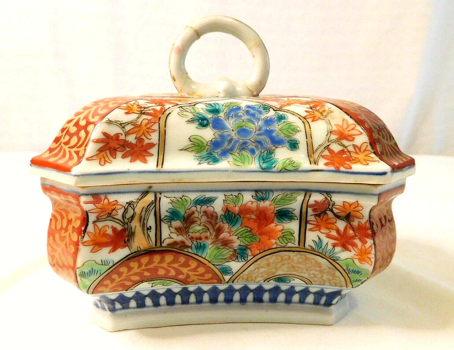 Japanese Hand Painted Rectangle Serving Bowl with Lid   JL11