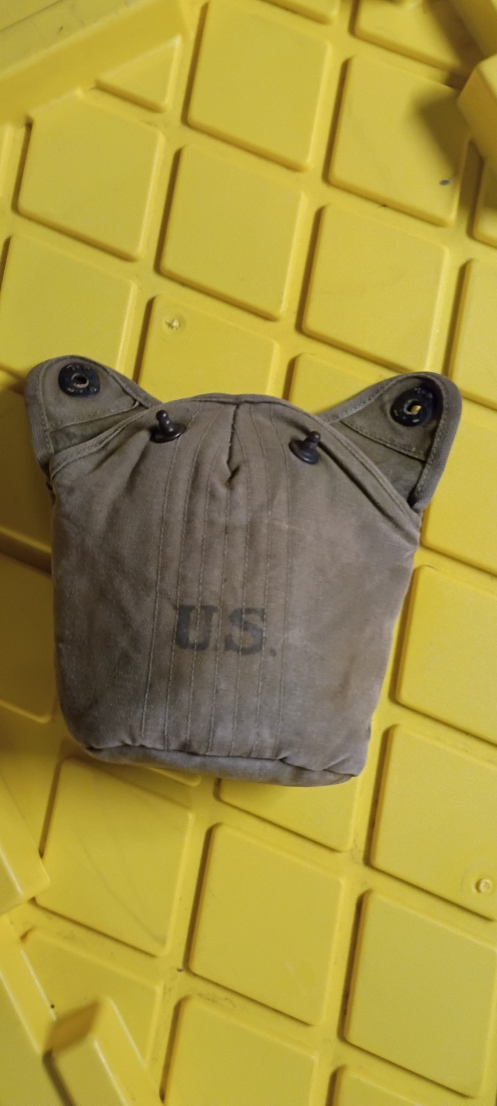 WW2 1942 DATED US Army M1910 Canteen Cover Khaki Side Seamed BRADOS INC ?